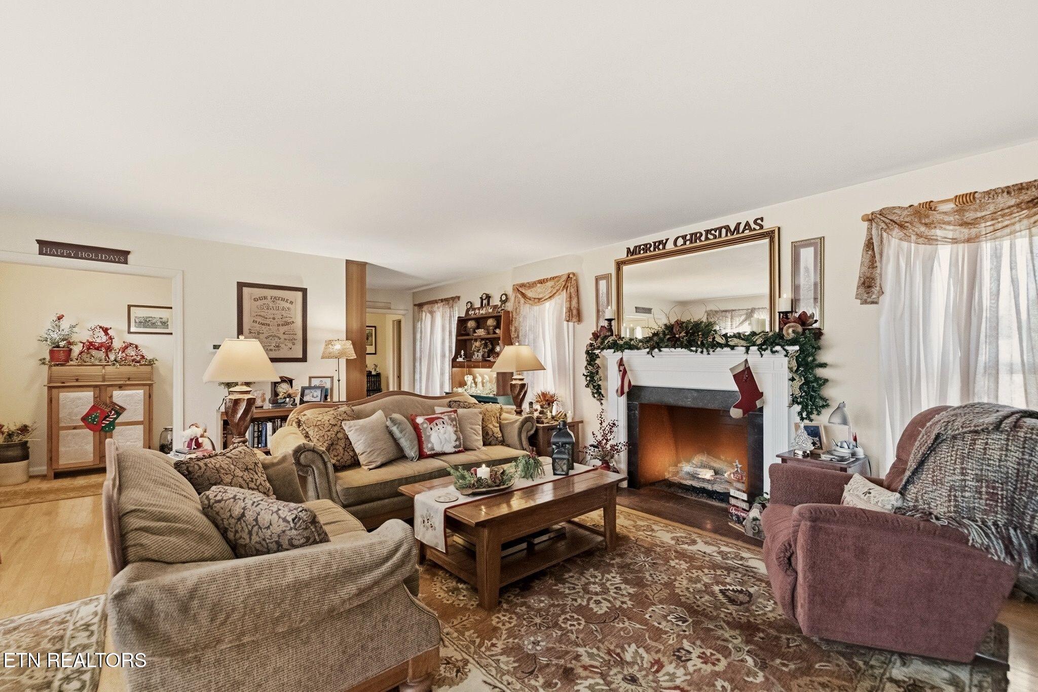 400 Eagle Bend Lane Clinton TN 37716