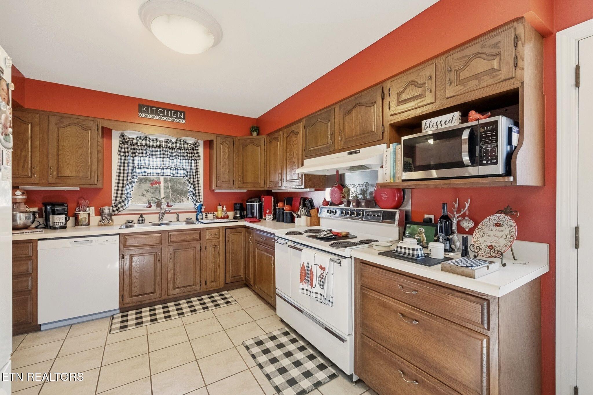 400 Eagle Bend Lane Clinton TN 37716
