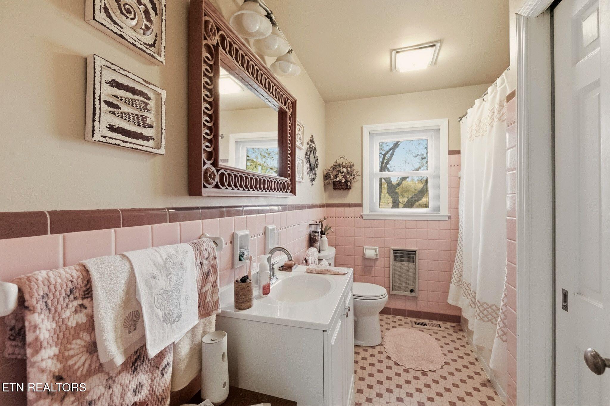 400 Eagle Bend Lane Clinton TN 37716