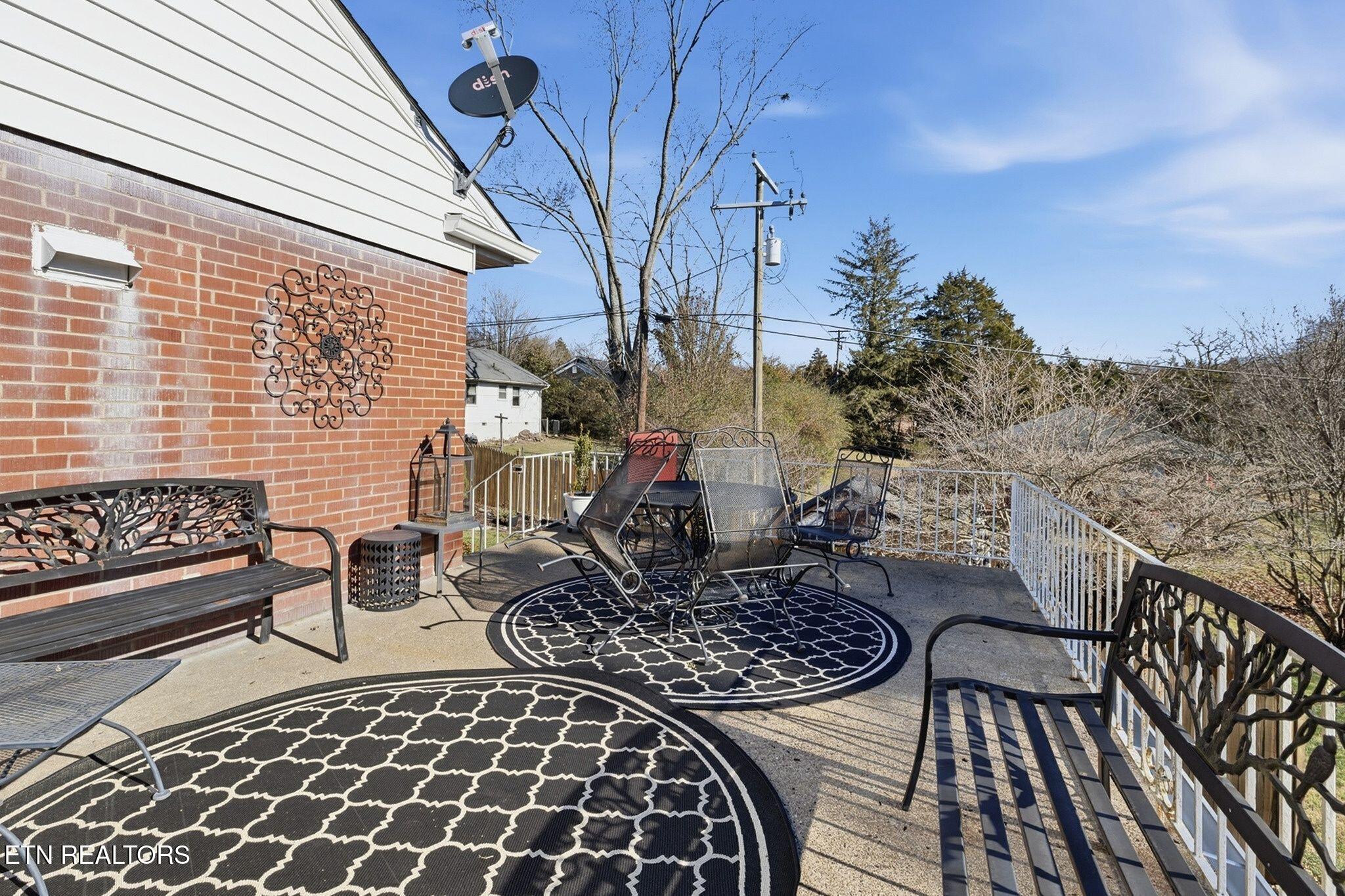 400 Eagle Bend Lane Clinton TN 37716