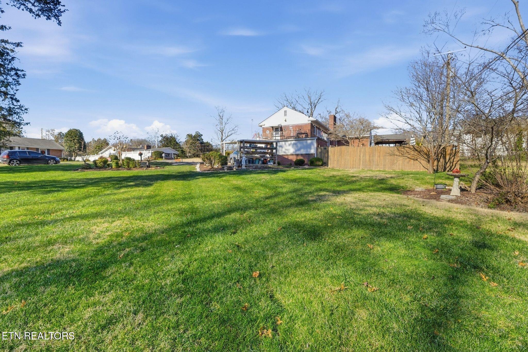 400 Eagle Bend Lane Clinton TN 37716