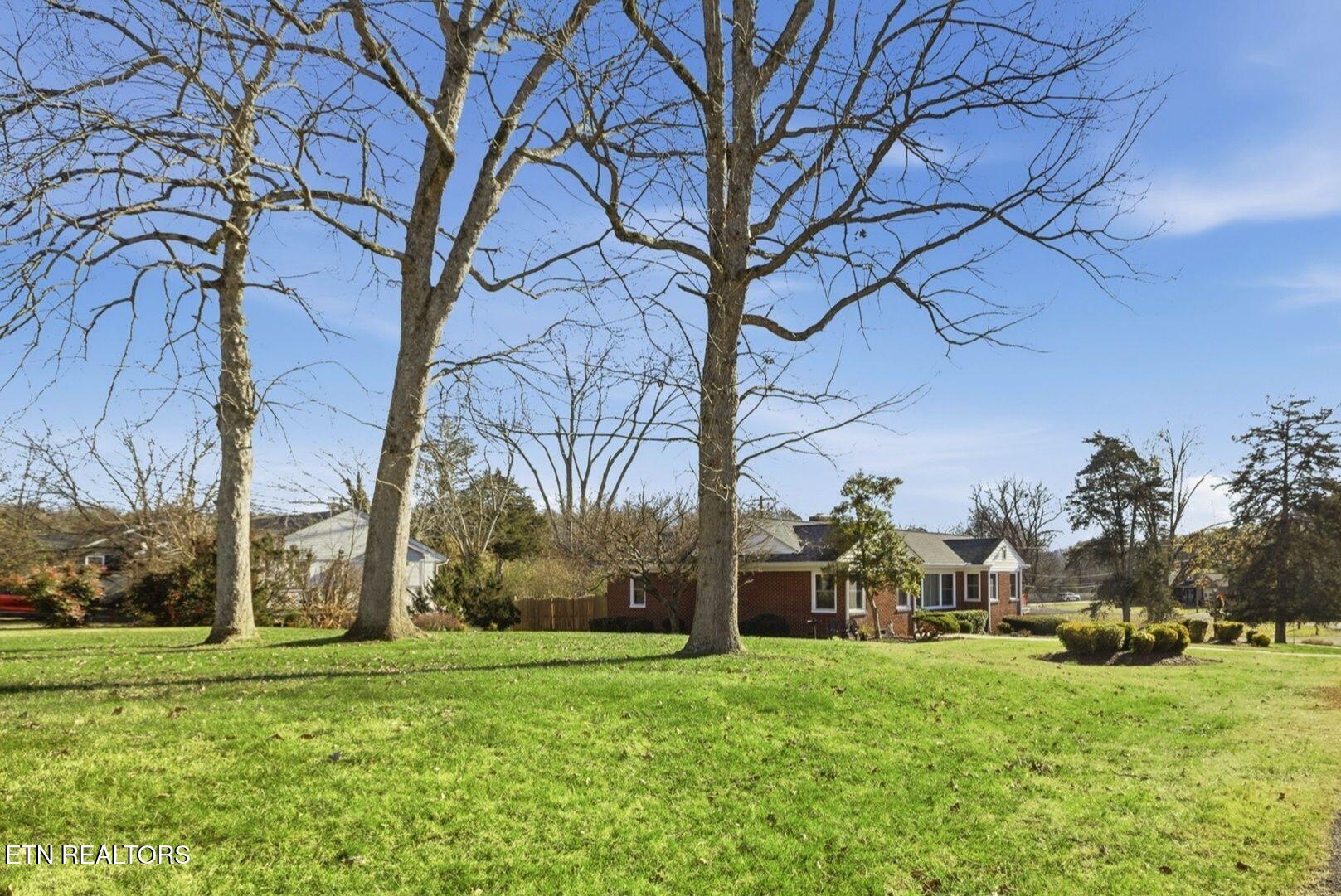 400 Eagle Bend Lane Clinton TN 37716