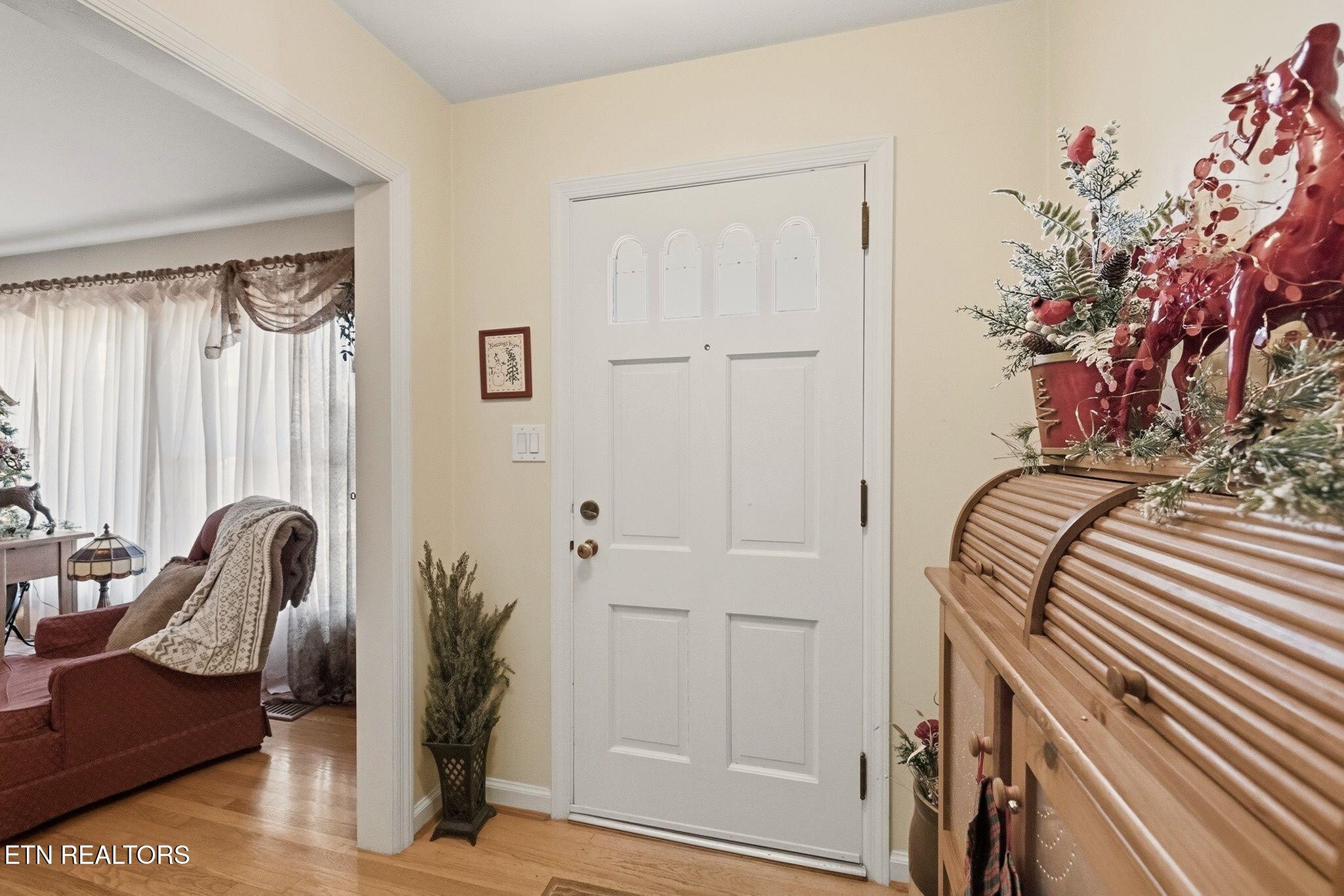 400 Eagle Bend Lane Clinton TN 37716