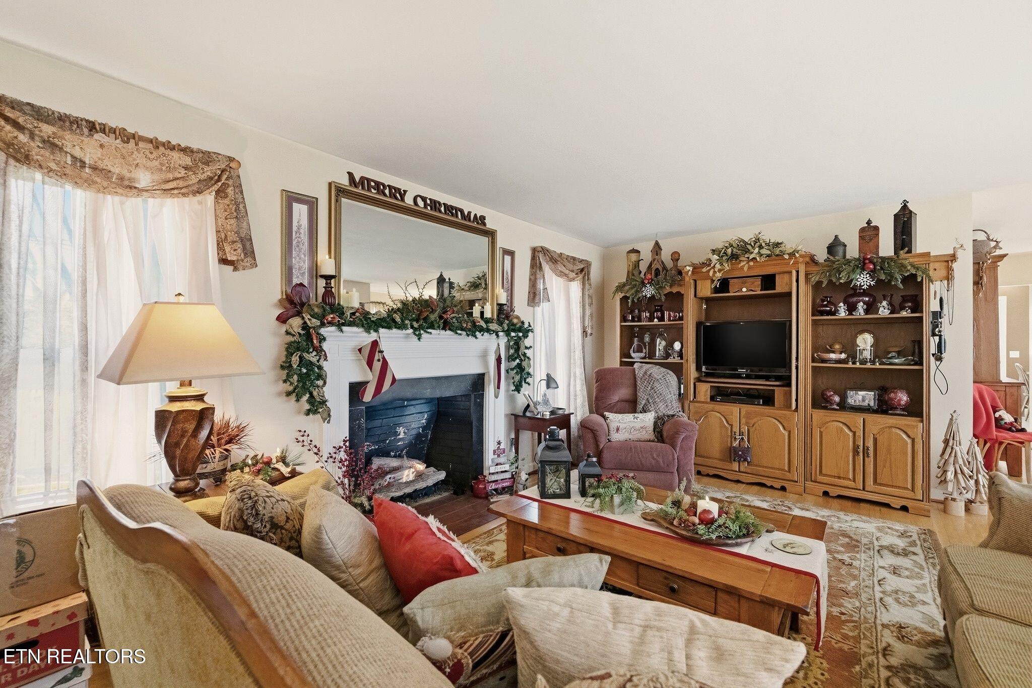 400 Eagle Bend Lane Clinton TN 37716