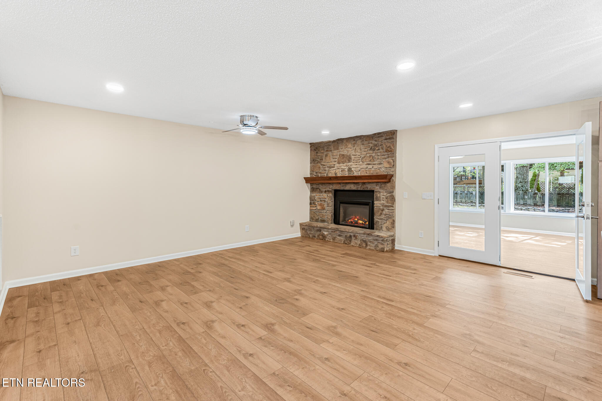 22 Overlook Terrace Crossville TN 38558