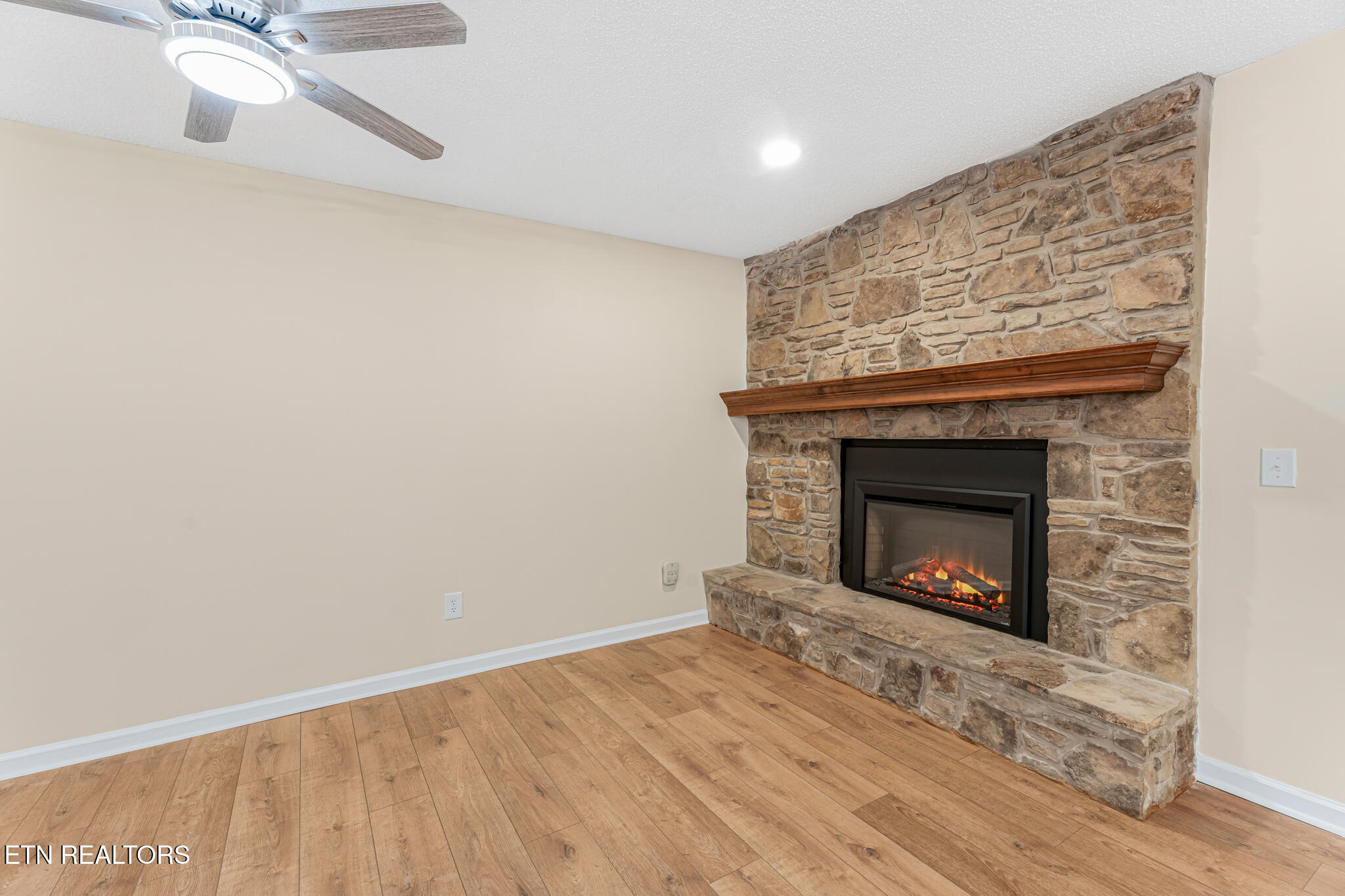 22 Overlook Terrace Crossville TN 38558