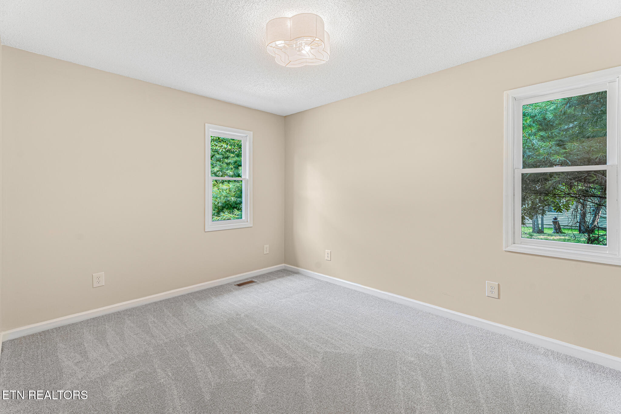 22 Overlook Terrace Crossville TN 38558