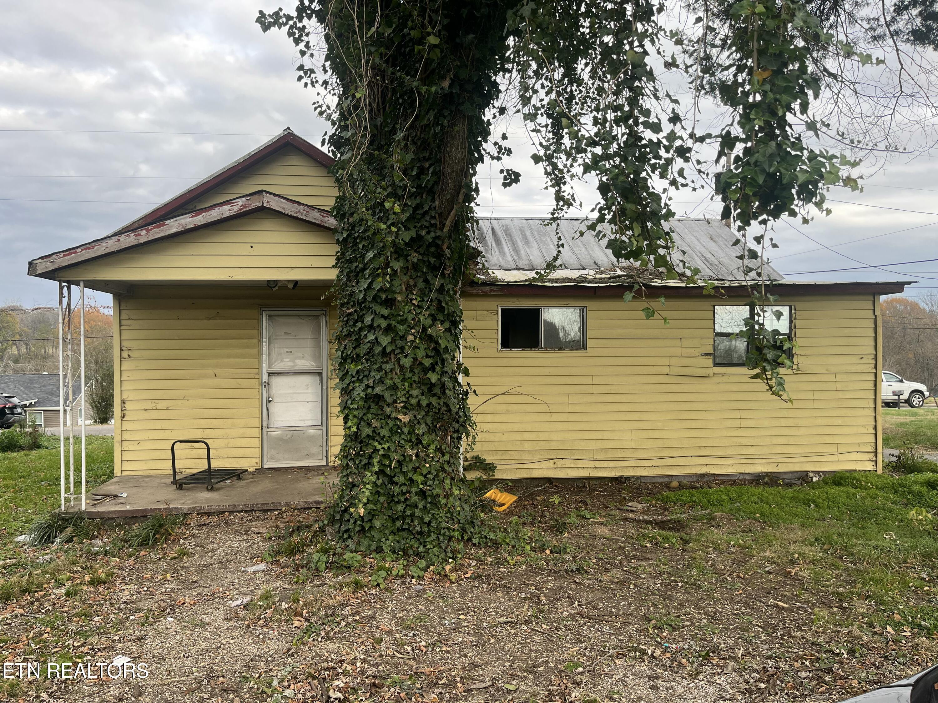 701 Childress Avenue Sweetwater TN 37874