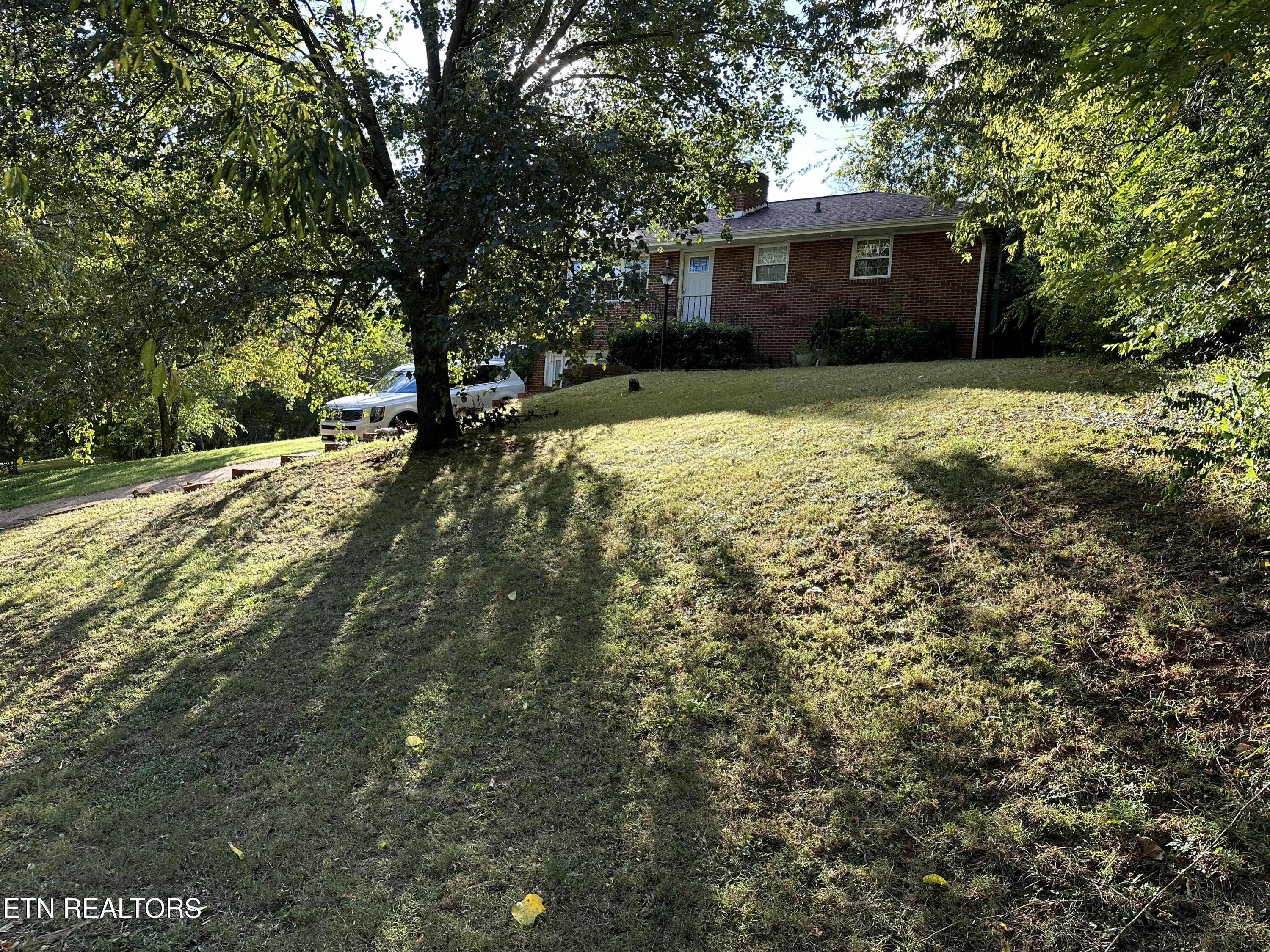 1211 Ford Place Knoxville TN 37920