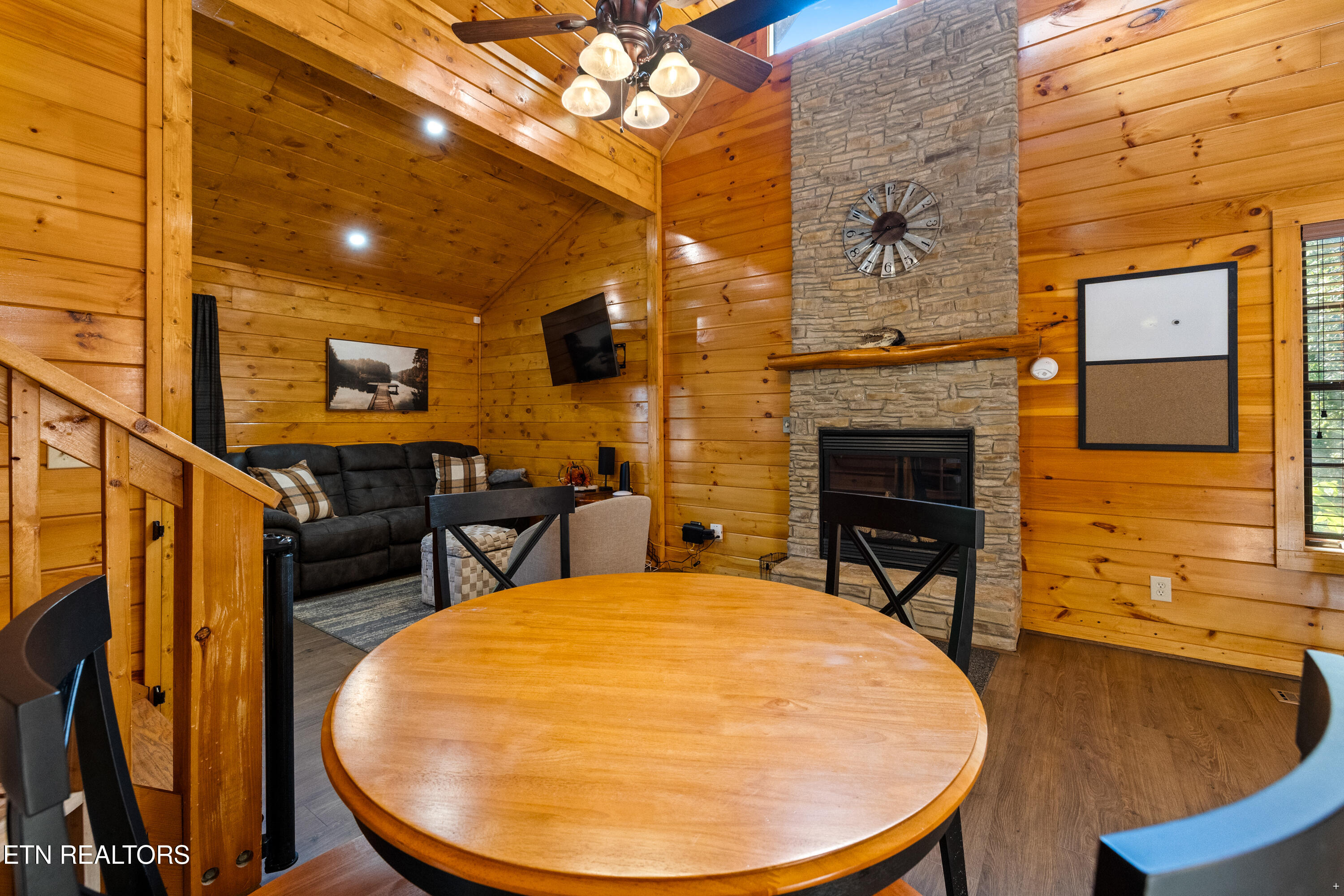1830 Creek Hollow Way Sevierville TN 37876