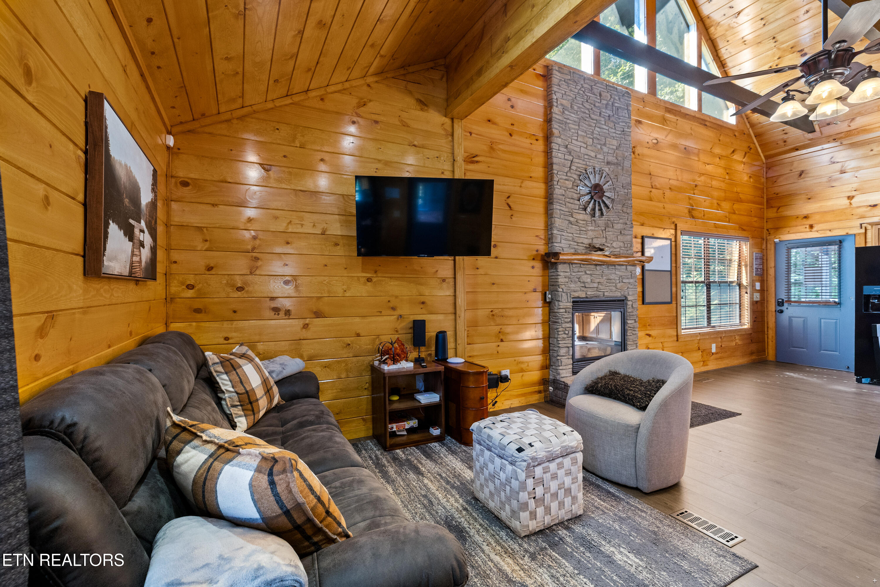 1830 Creek Hollow Way Sevierville TN 37876