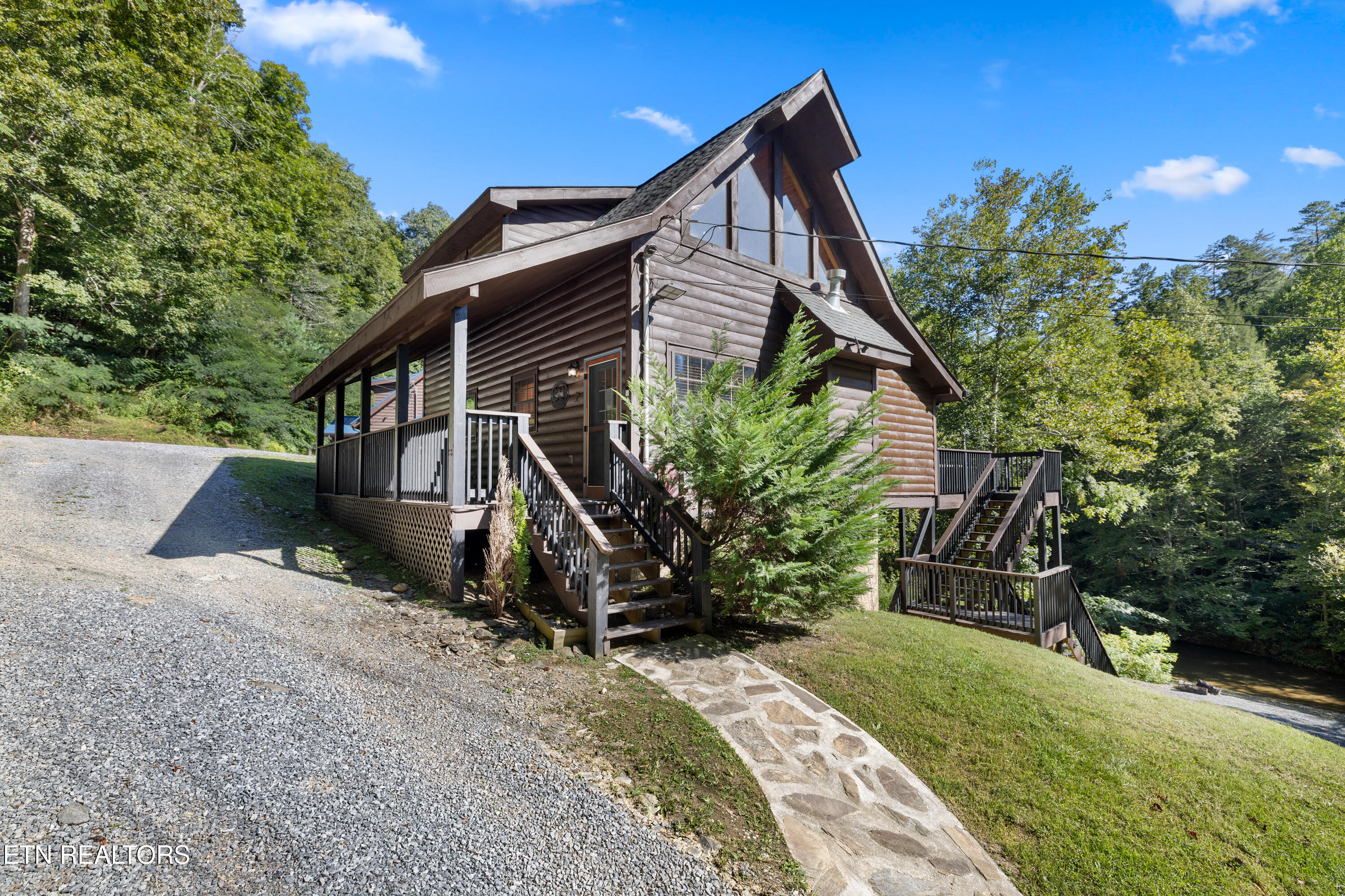 1830 Creek Hollow Way Sevierville TN 37876