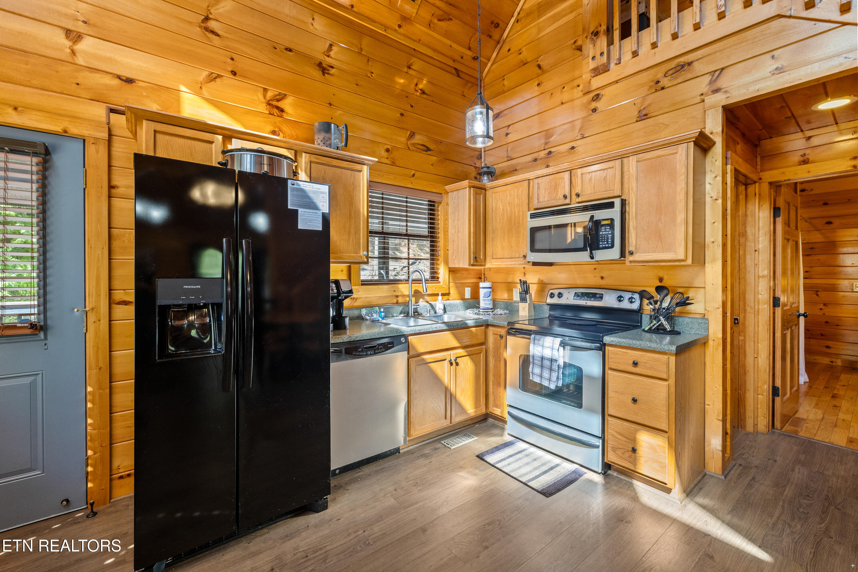 1830 Creek Hollow Way Sevierville TN 37876