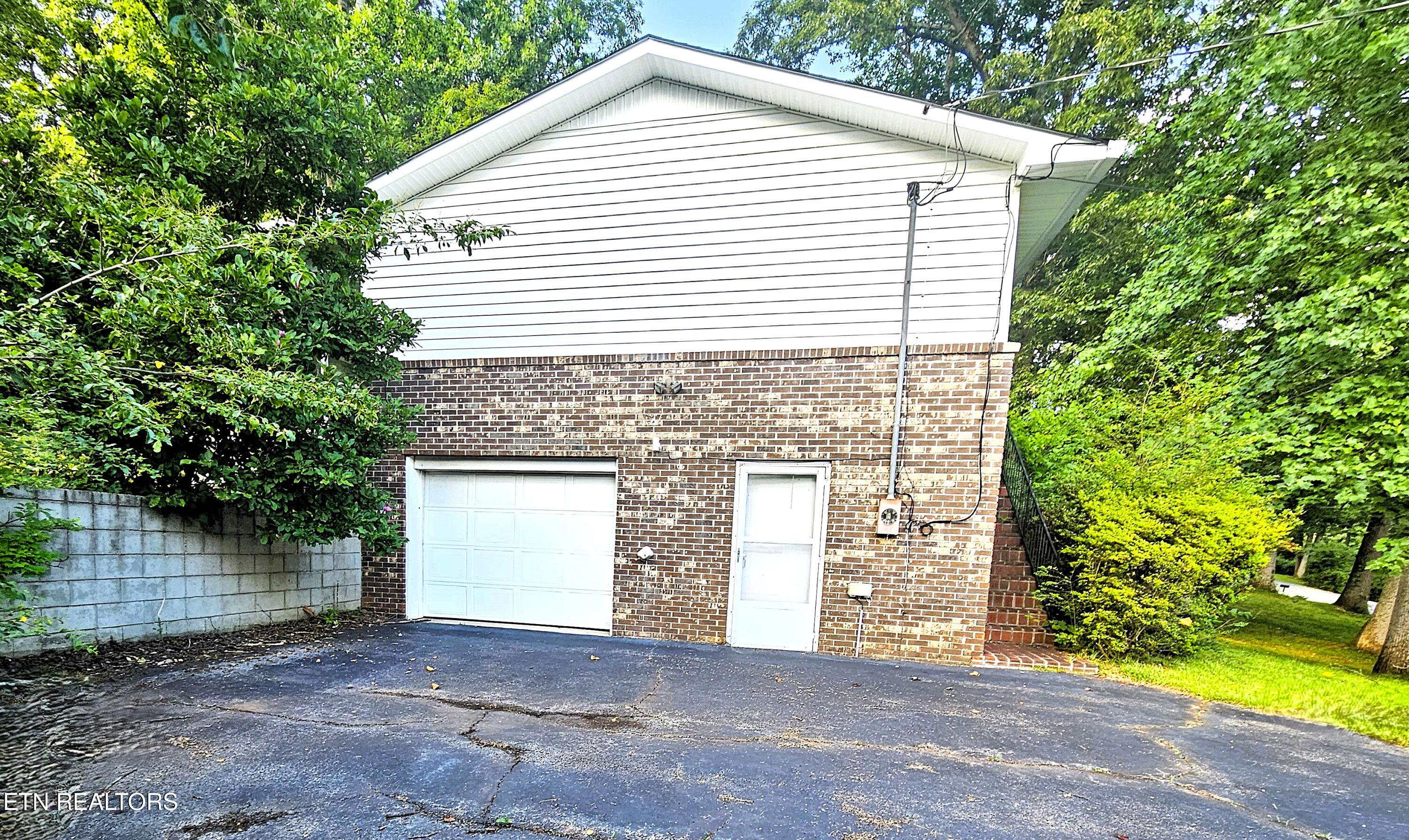 121 Shady Lane Harriman TN 37748