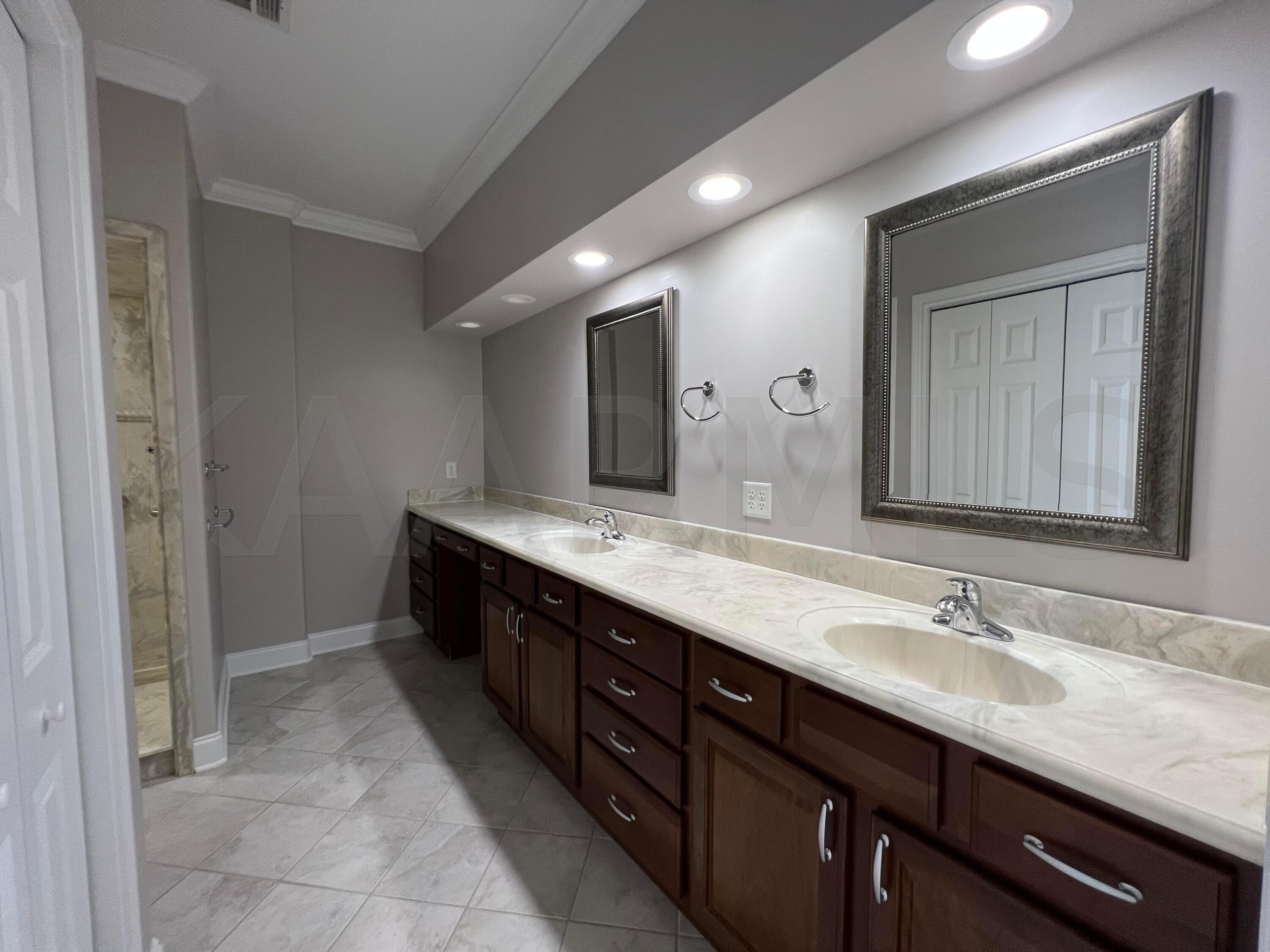 640 Windward Point Lenoir City TN 37772