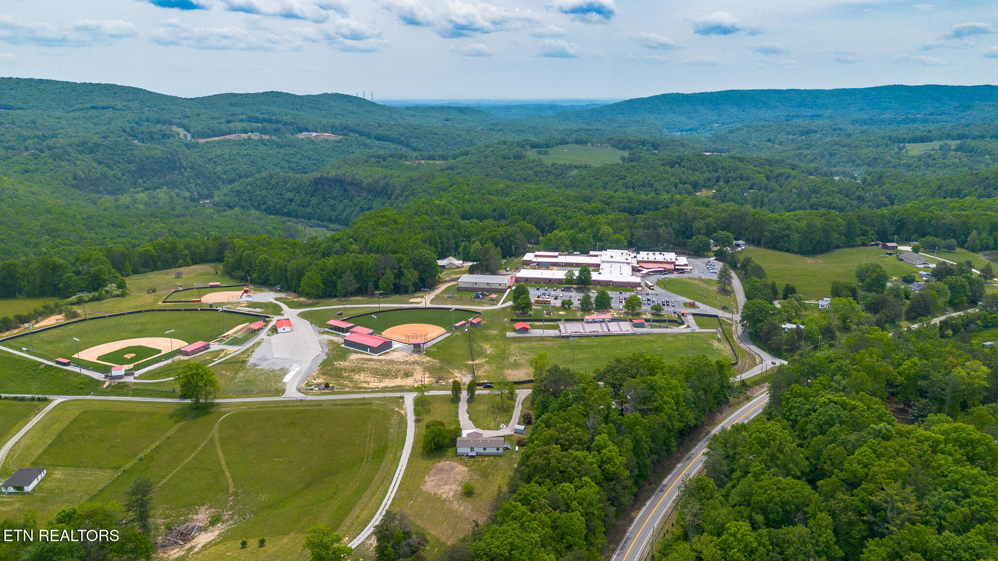 270 Brown Road Oakdale TN 37829