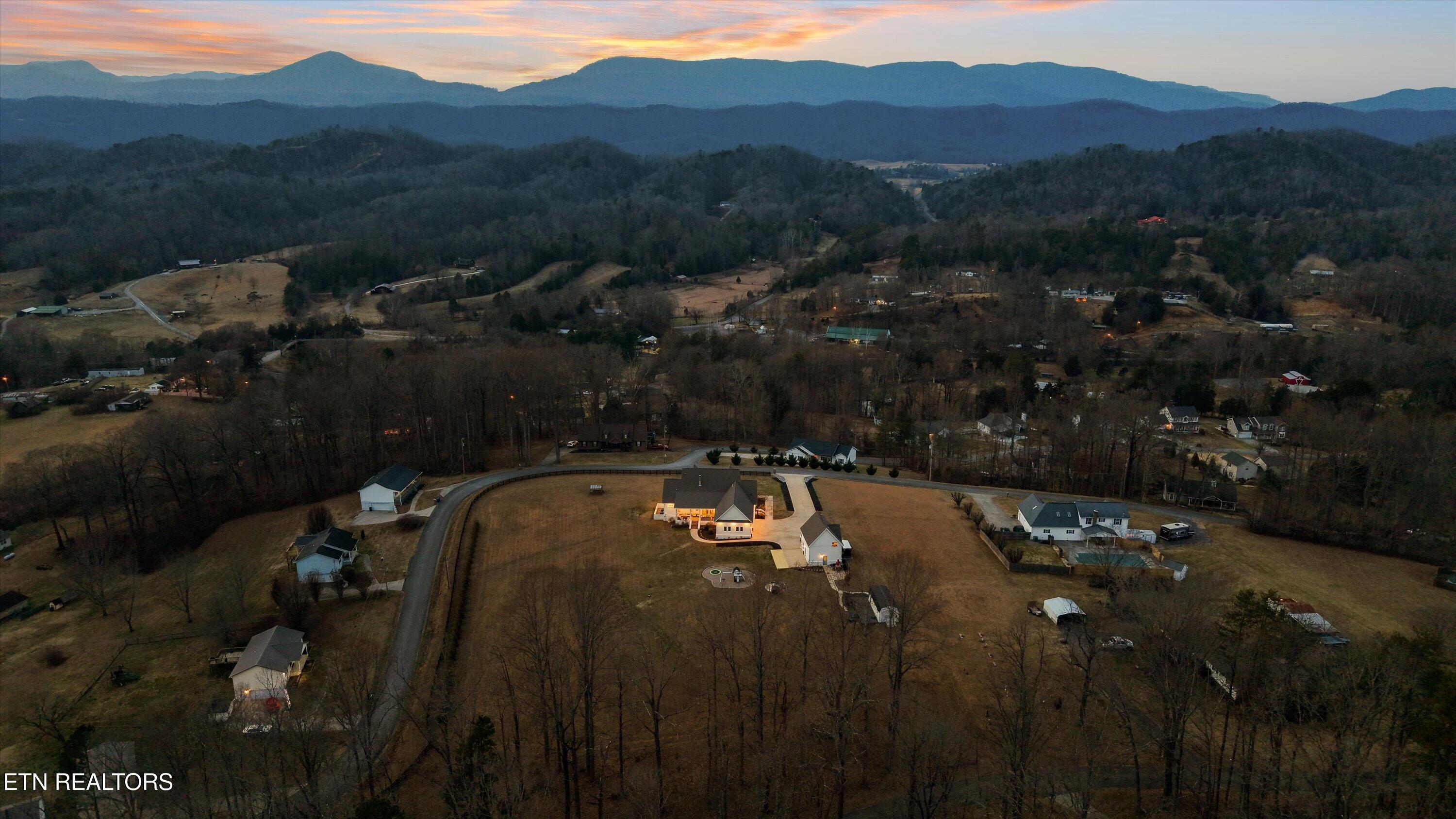 130 Hendren Lane Clinton TN 37716