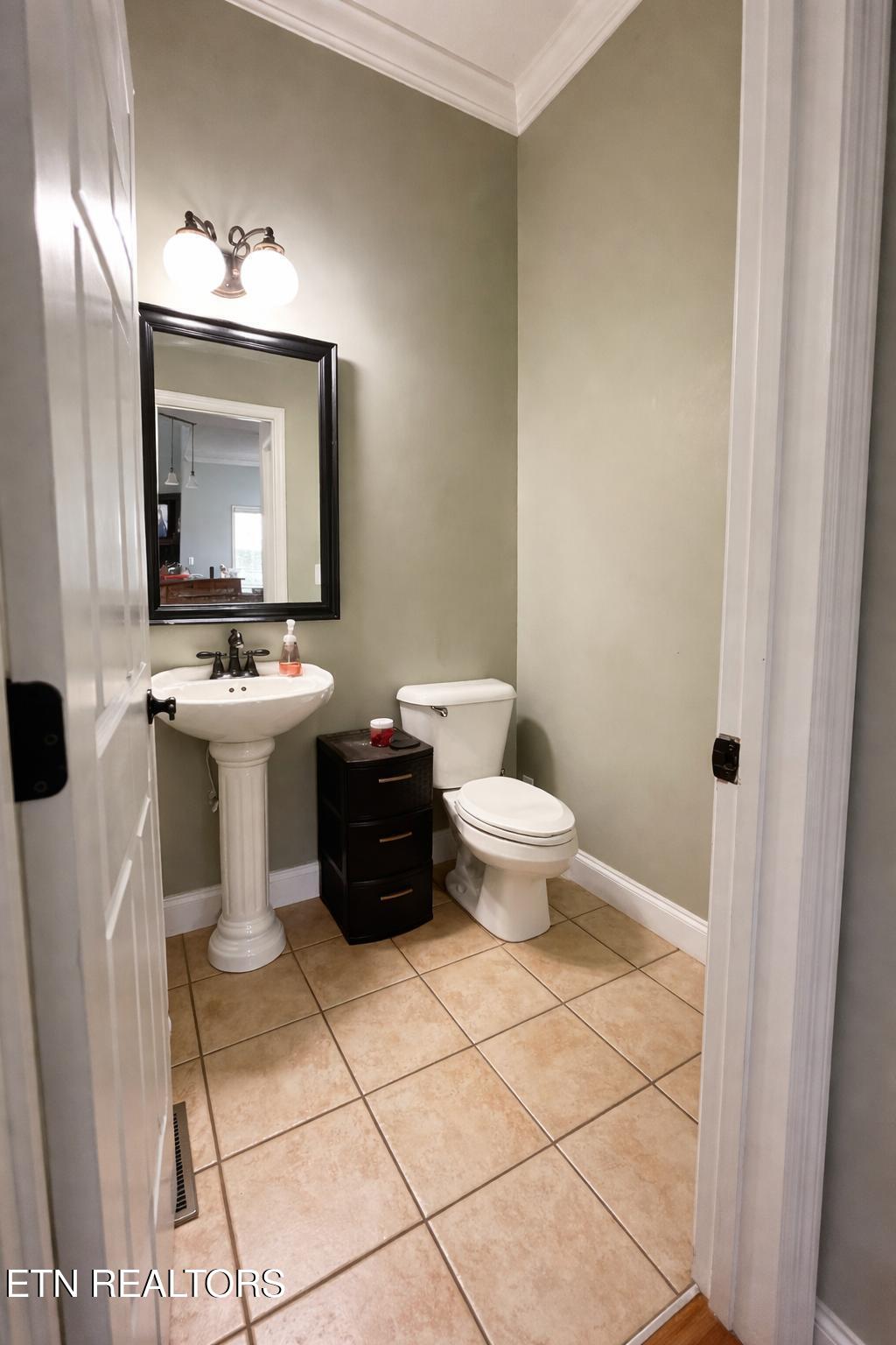 301 Willowcreek Boulevard Sweetwater TN 37874