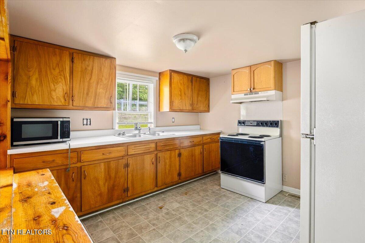 743 Lovely Bluff Road Rocky Top TN 37769