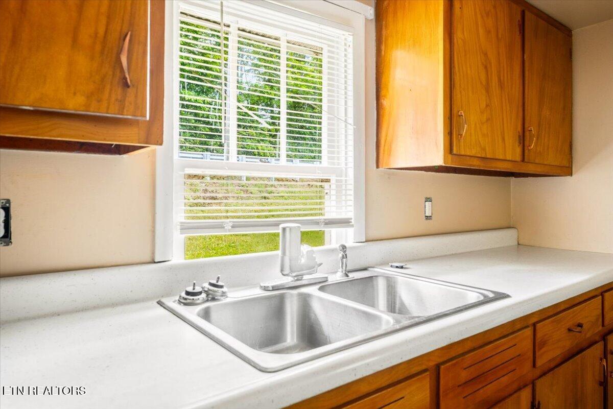 743 Lovely Bluff Road Rocky Top TN 37769