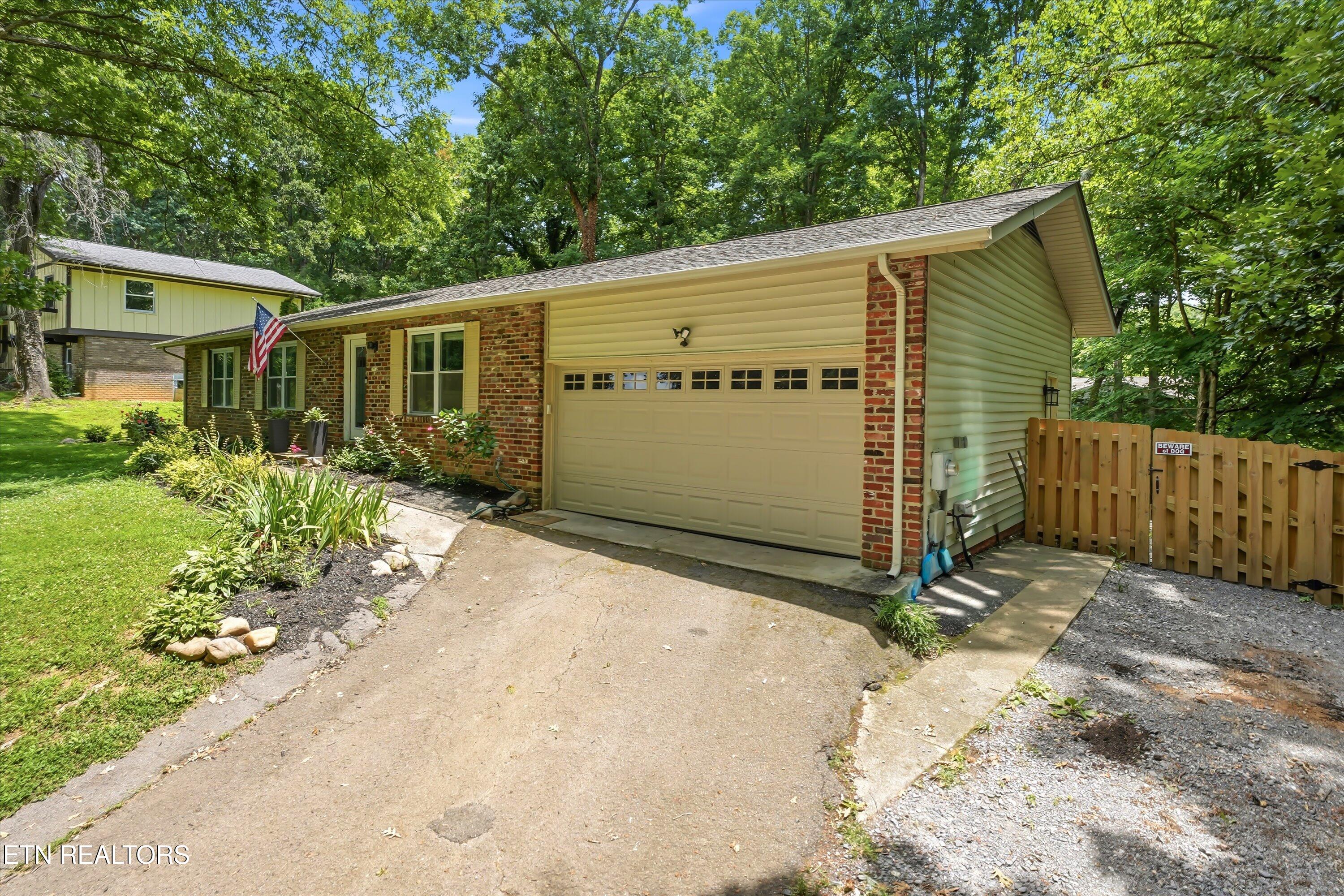 1516 Scottsdale Drive Knoxville TN 37922