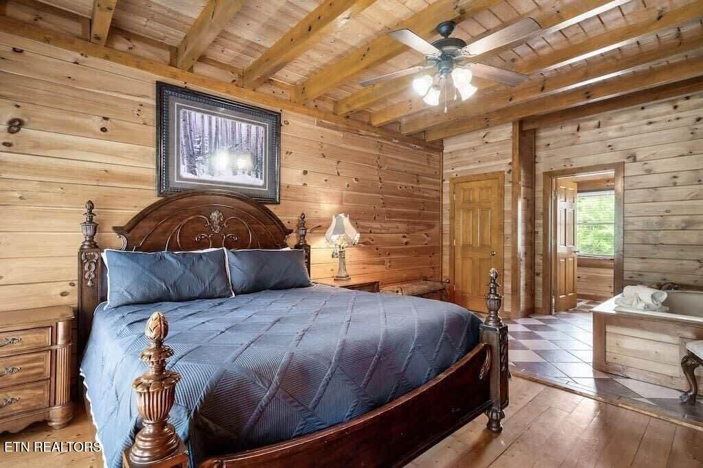 1056 Black Bear Cub Way Sevierville TN 37862