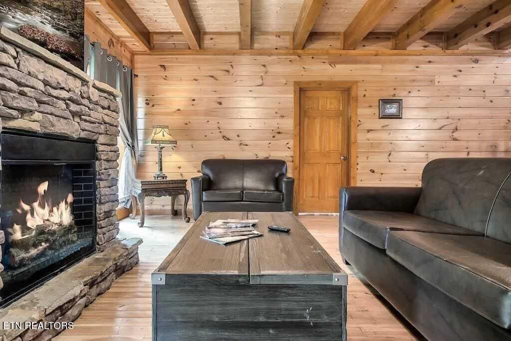 1056 Black Bear Cub Way Sevierville TN 37862