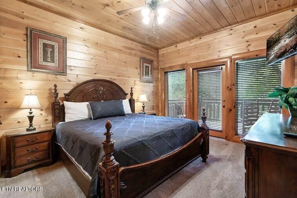 1056 Black Bear Cub Way Sevierville TN 37862