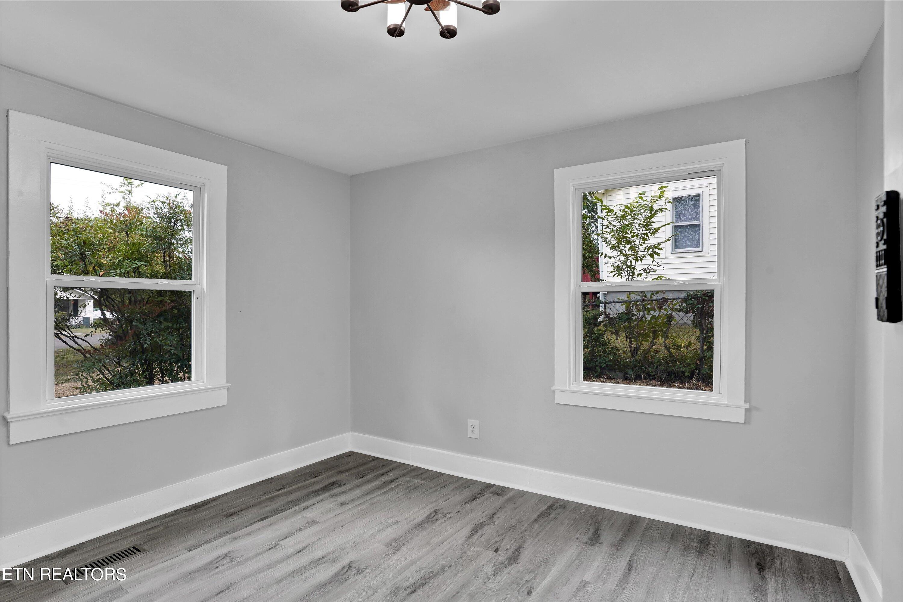 3042 Forestdale Avenue Knoxville TN 37917