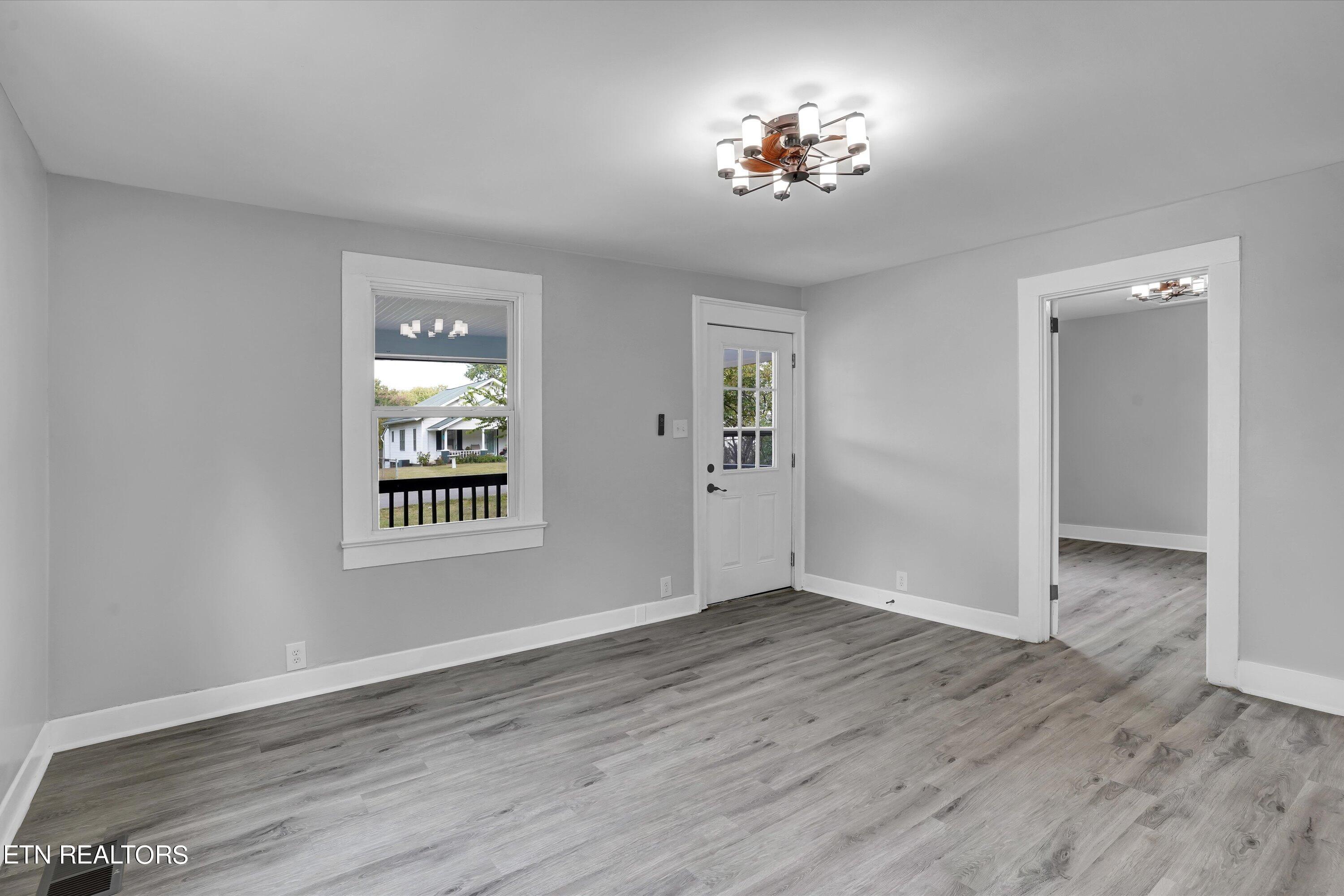 3042 Forestdale Avenue Knoxville TN 37917
