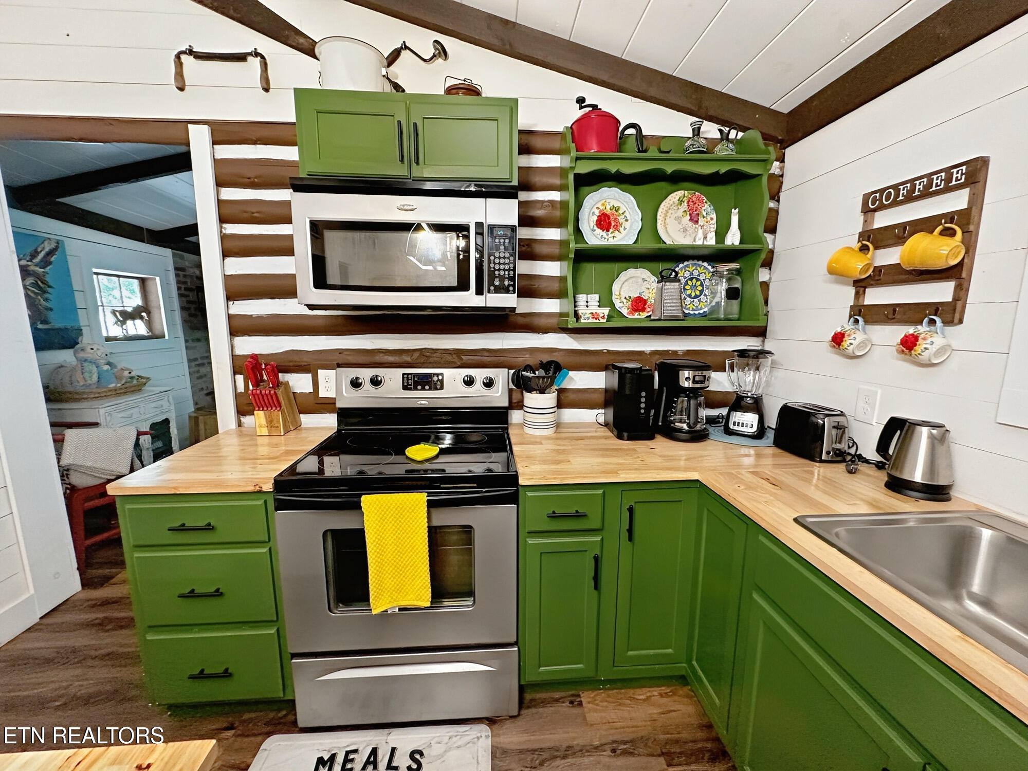 576 Mill Creek Road Pigeon Forge TN 37863