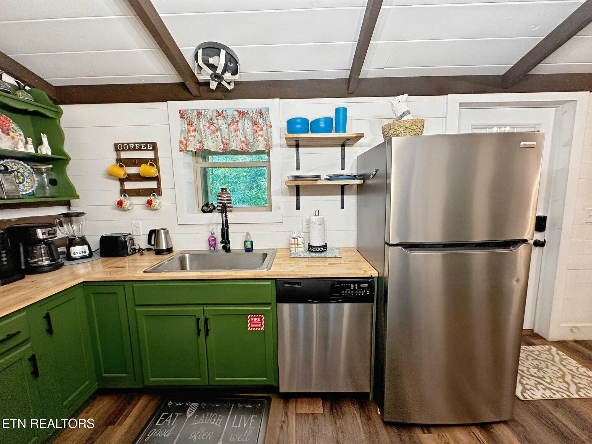 576 Mill Creek Road Pigeon Forge TN 37863