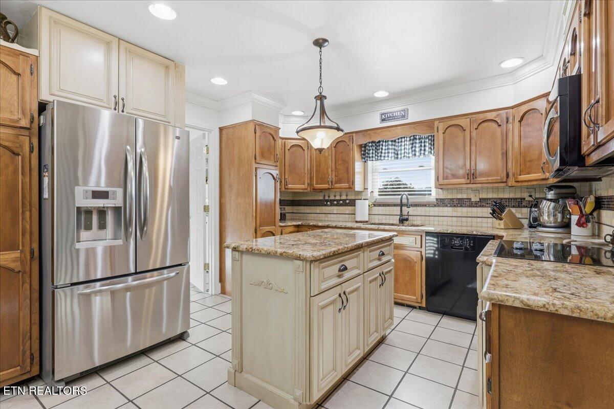 4924 W Emory Road Powell TN 37849