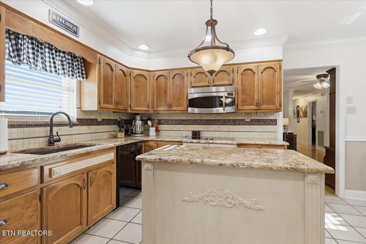 4924 W Emory Road Powell TN 37849