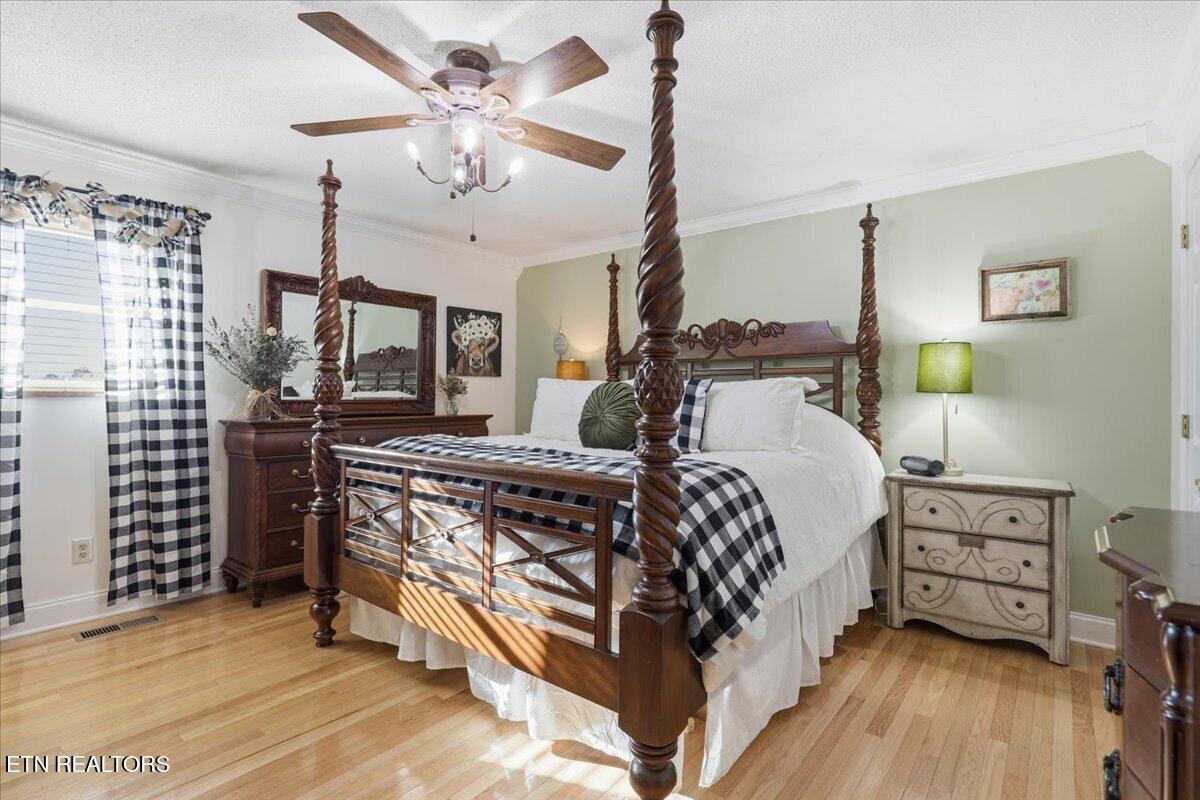4924 W Emory Road Powell TN 37849