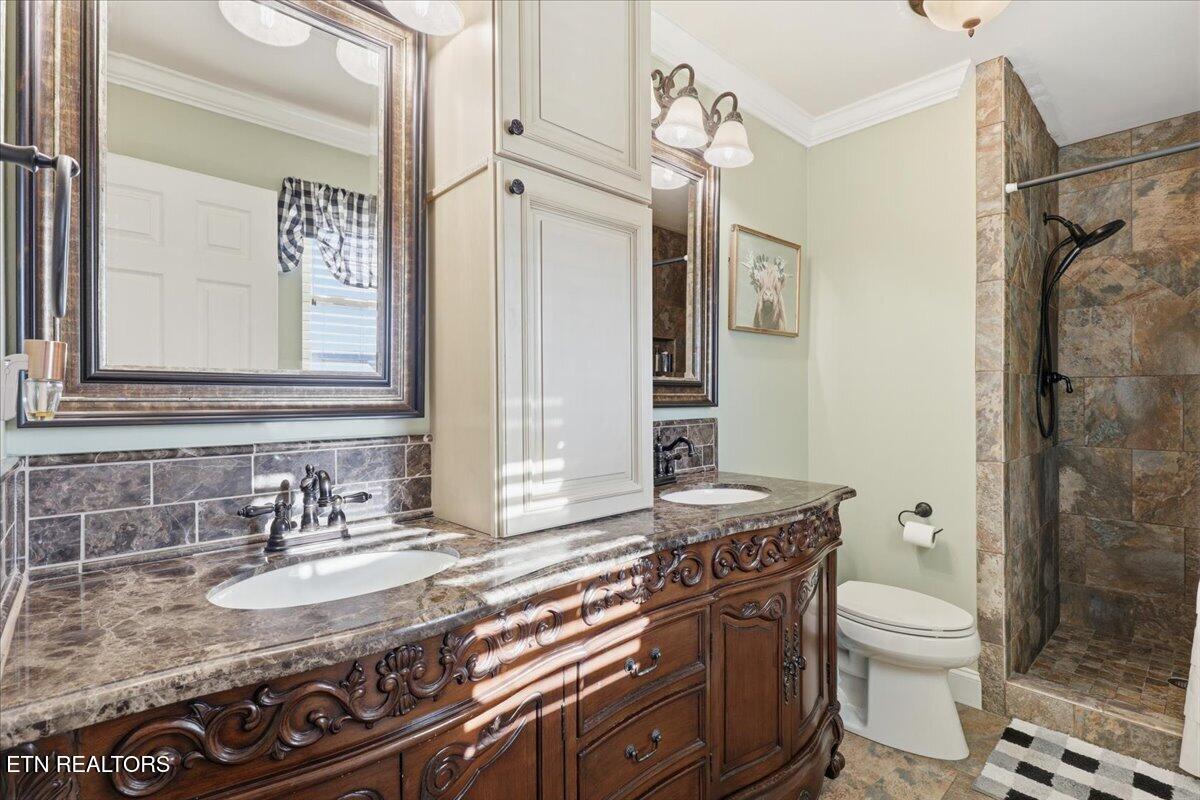 4924 W Emory Road Powell TN 37849