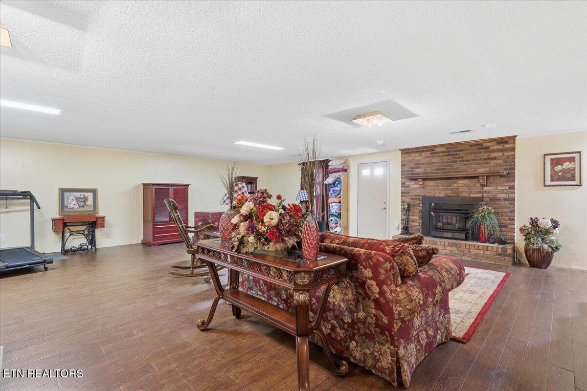 4924 W Emory Road Powell TN 37849