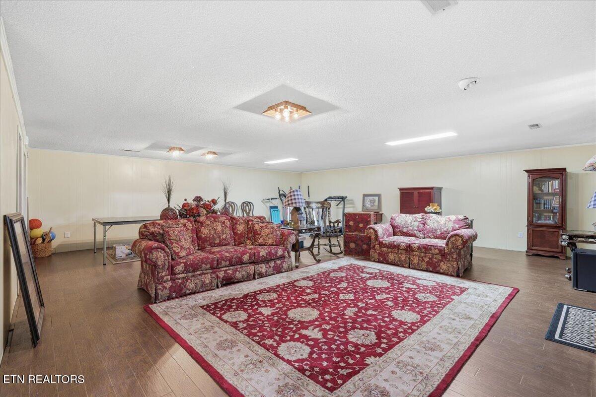 4924 W Emory Road Powell TN 37849