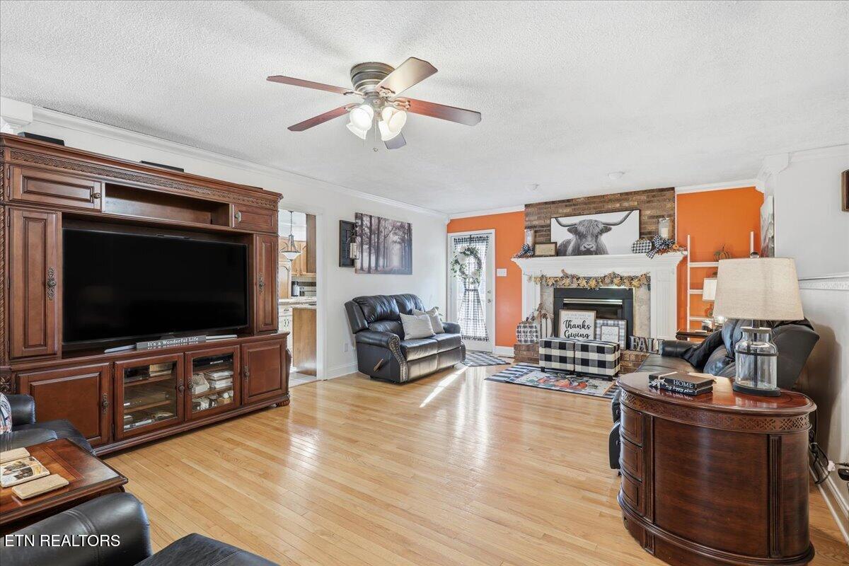 4924 W Emory Road Powell TN 37849