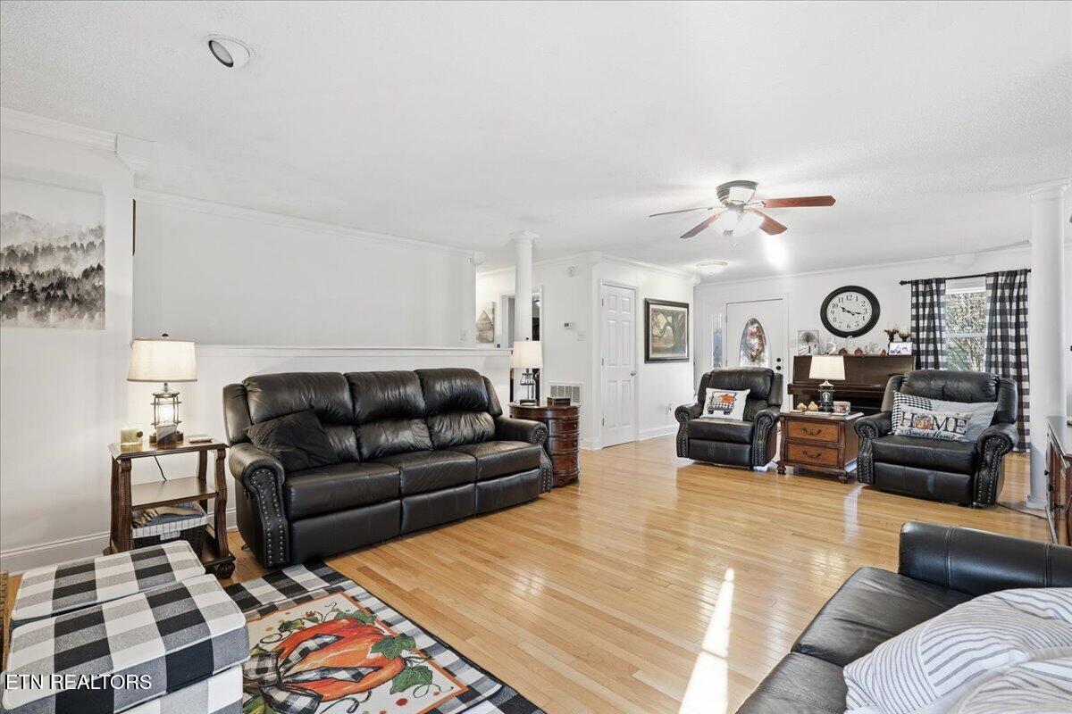 4924 W Emory Road Powell TN 37849