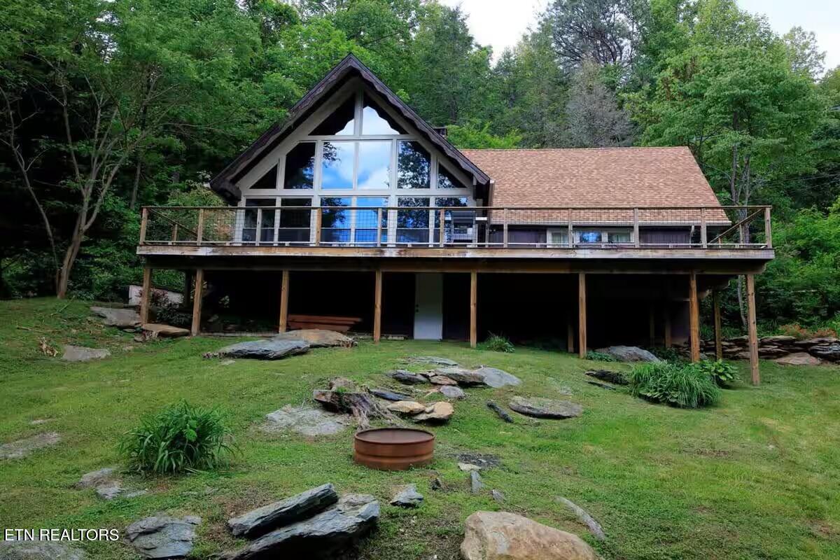 823 E Foothills Drive Gatlinburg TN 37738