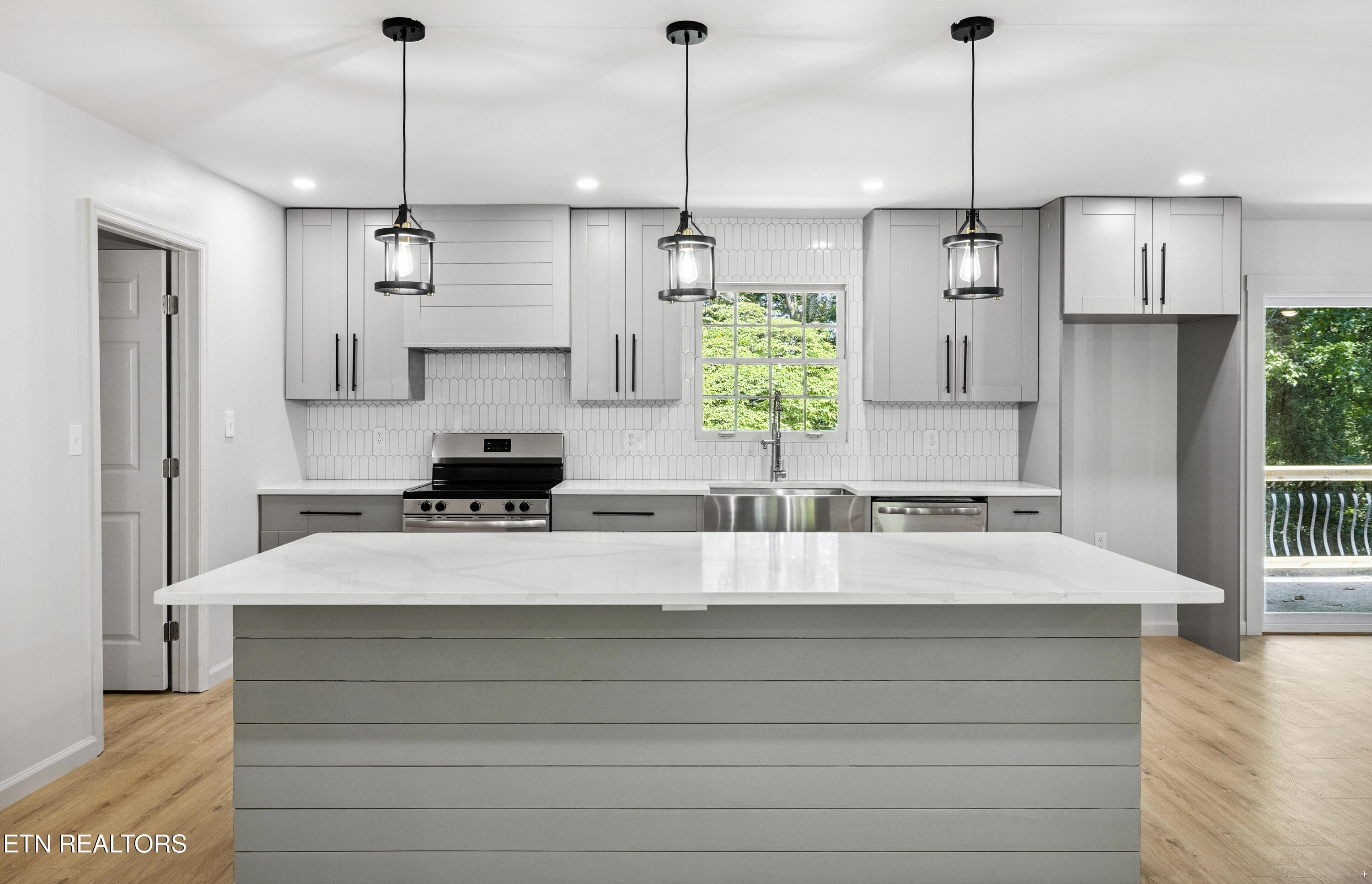 2433 Alberta Drive Knoxville TN 37920