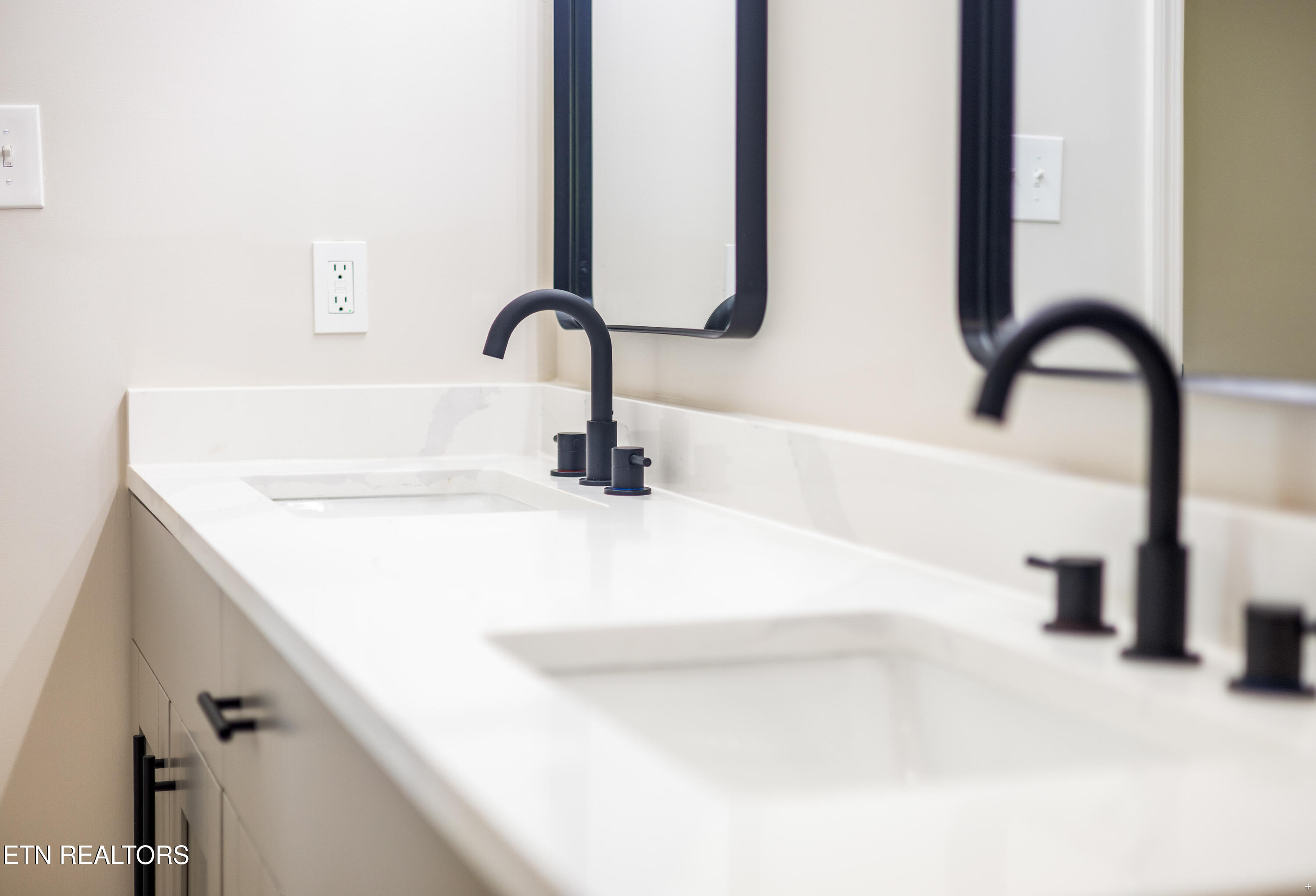 2433 Alberta Drive Knoxville TN 37920