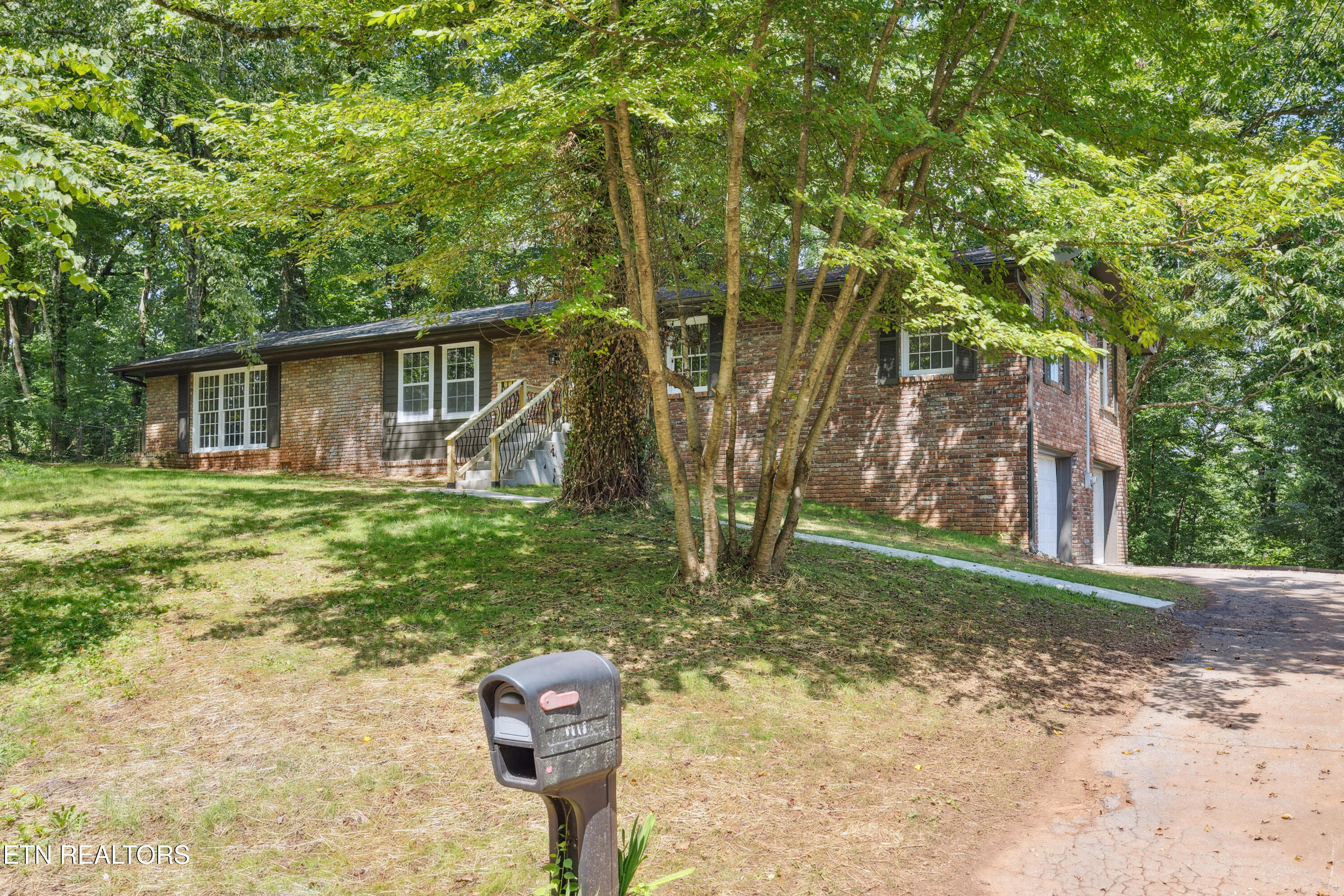 2433 Alberta Drive Knoxville TN 37920