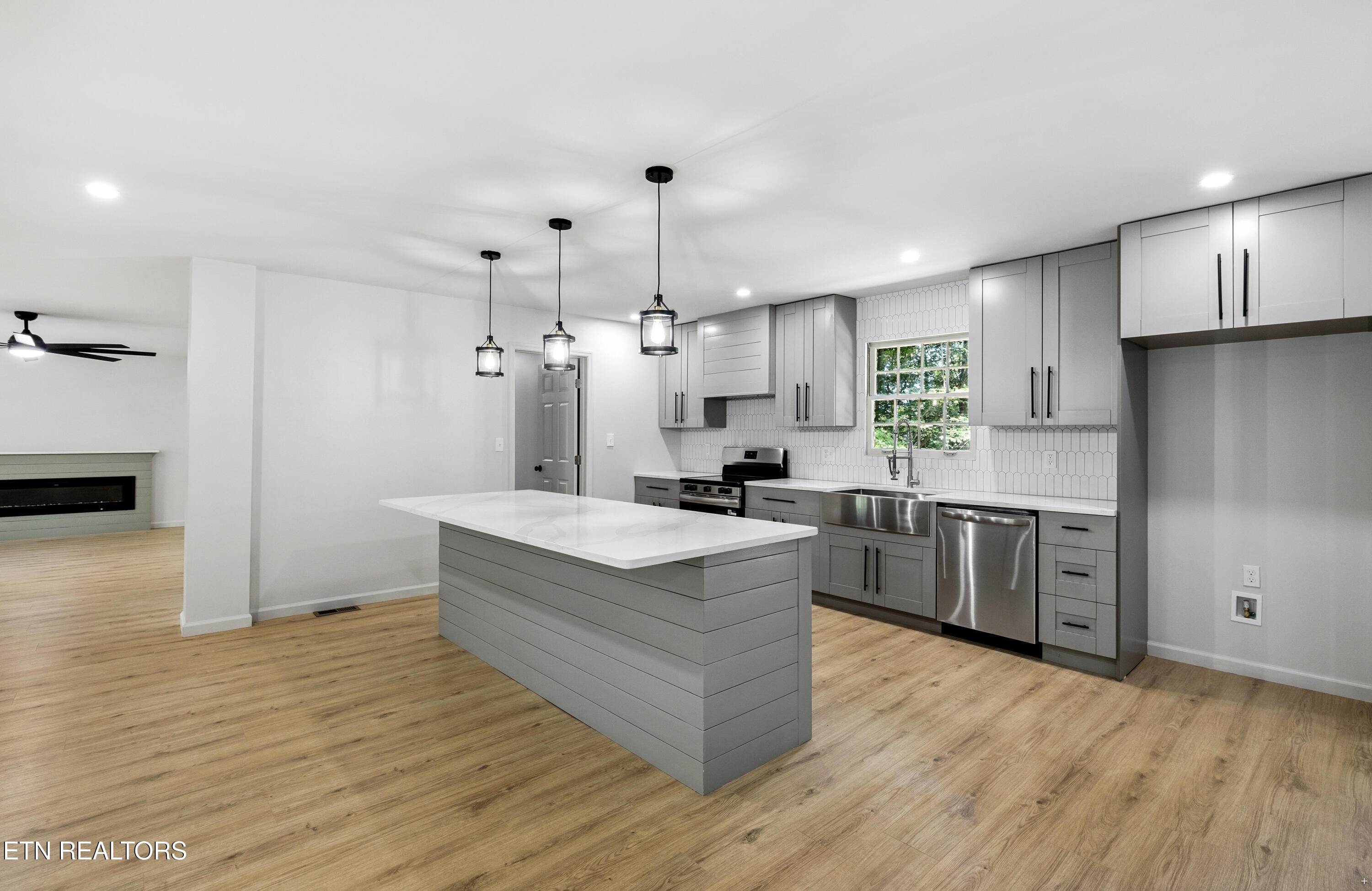 2433 Alberta Drive Knoxville TN 37920