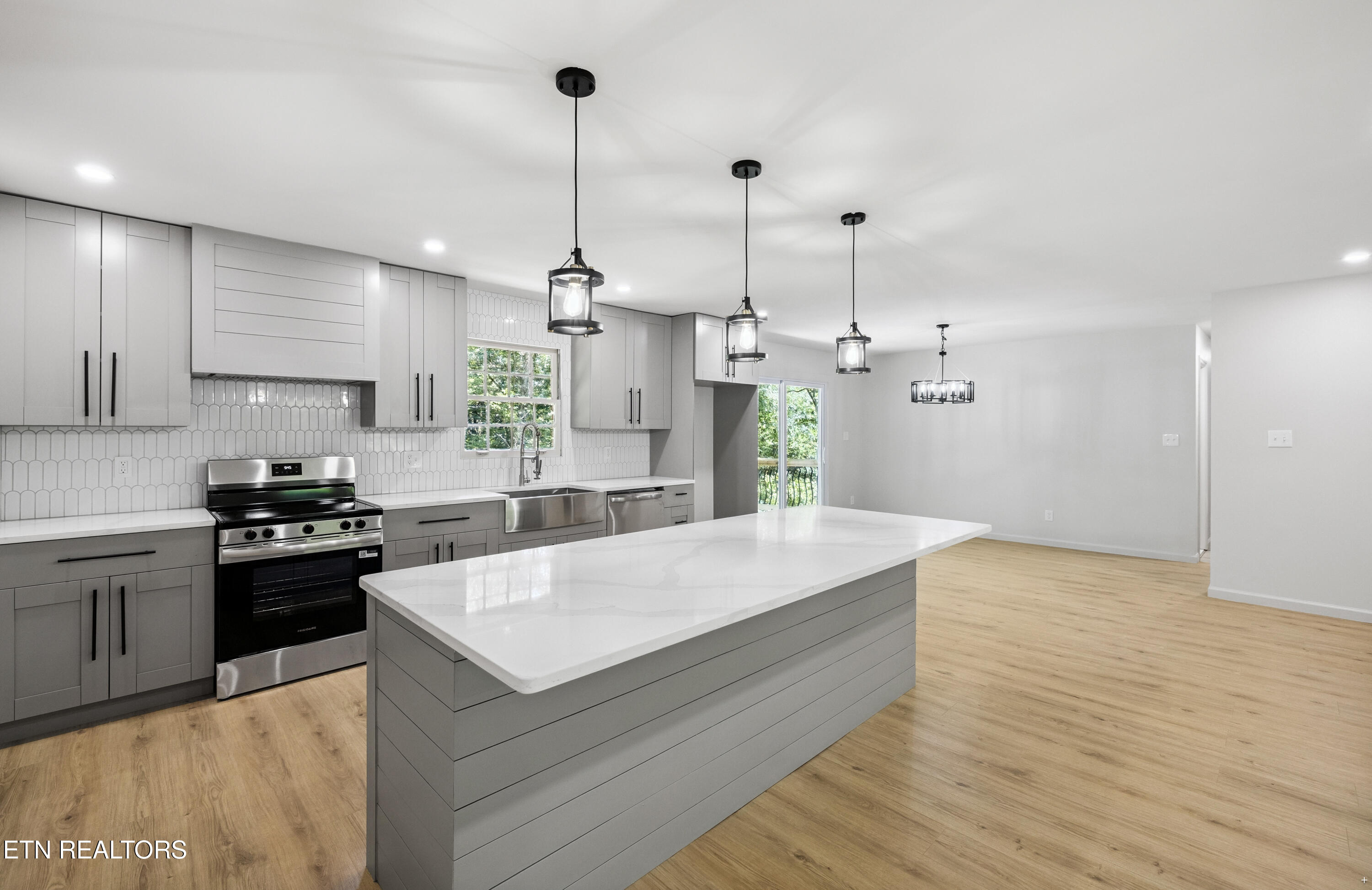 2433 Alberta Drive Knoxville TN 37920