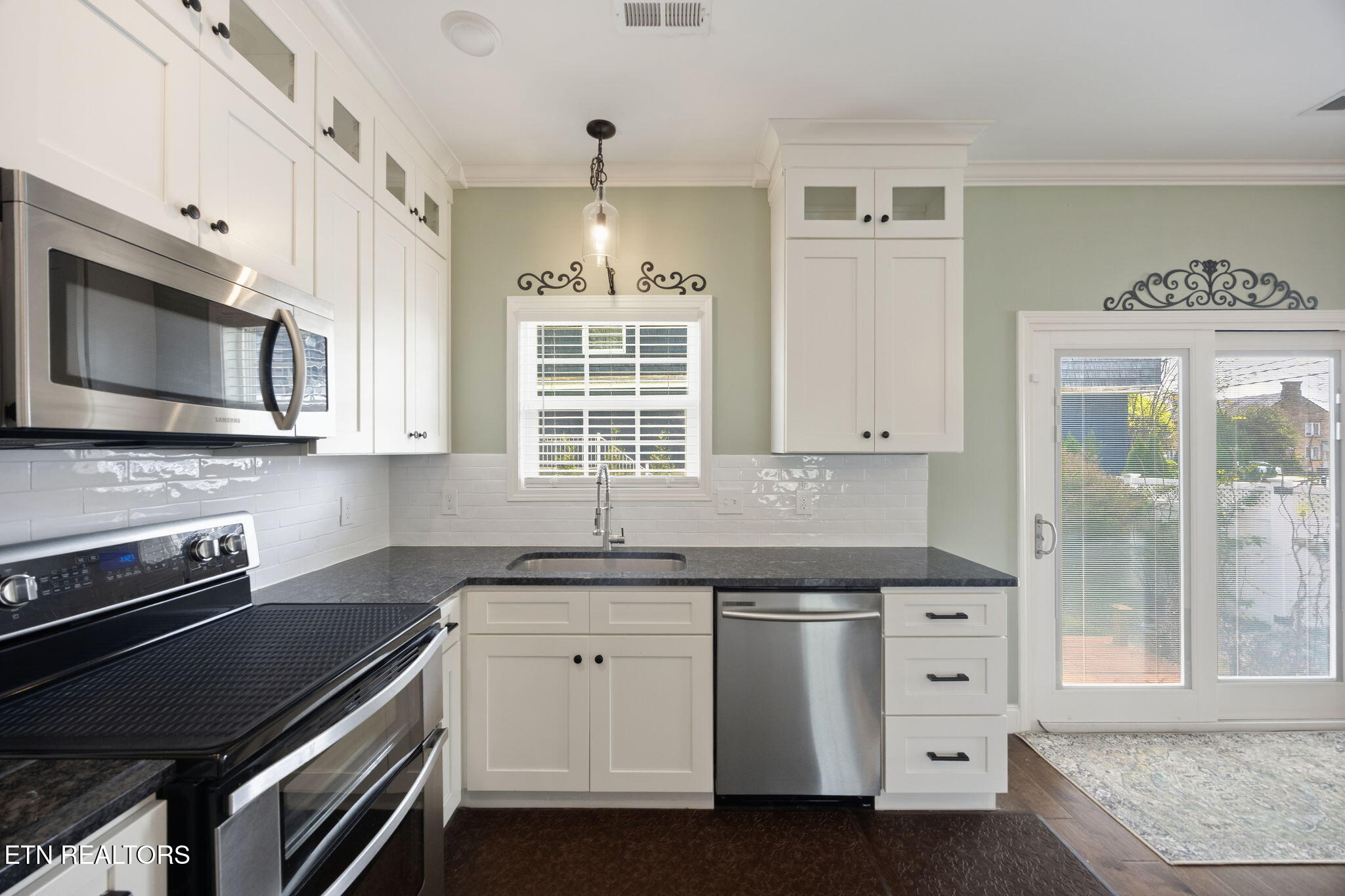 606 Eagle Bend Road Clinton TN 37716