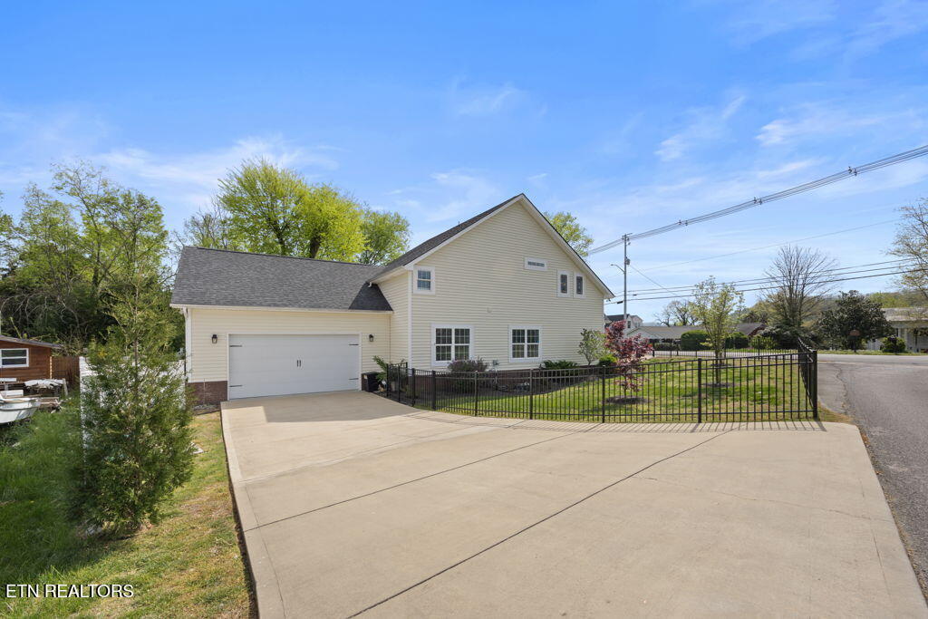 606 Eagle Bend Road Clinton TN 37716