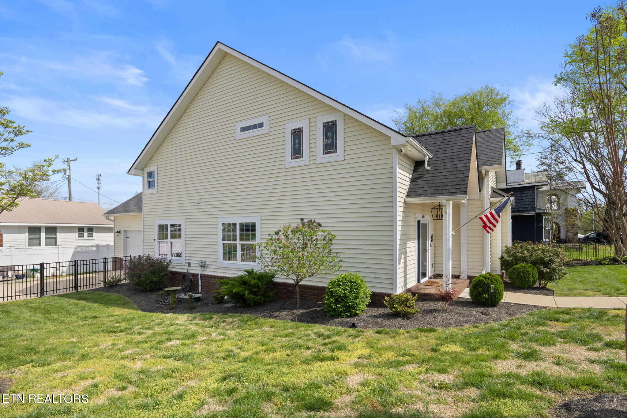 606 Eagle Bend Road Clinton TN 37716