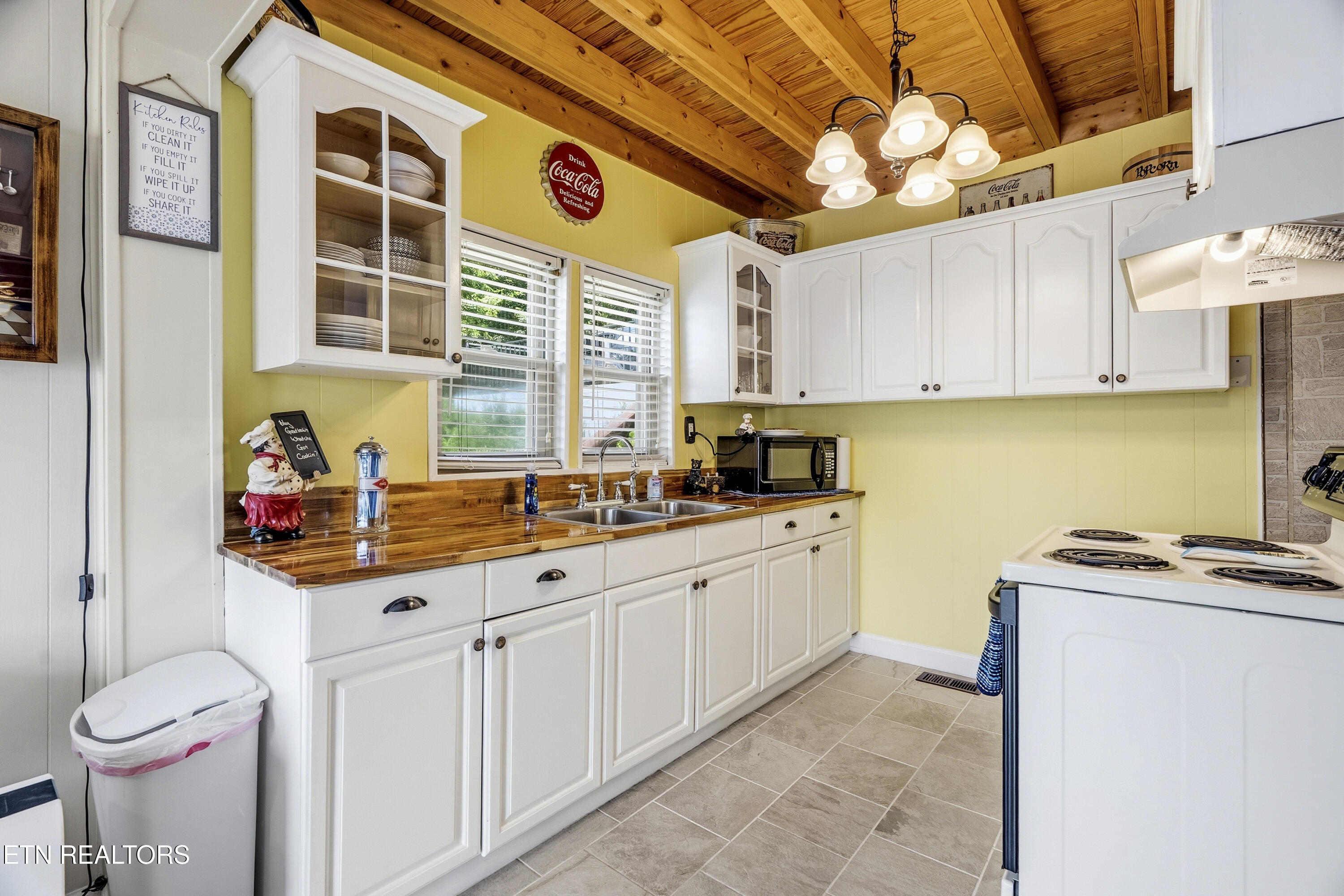 1387 Tennessee 139 Dandridge TN 37725